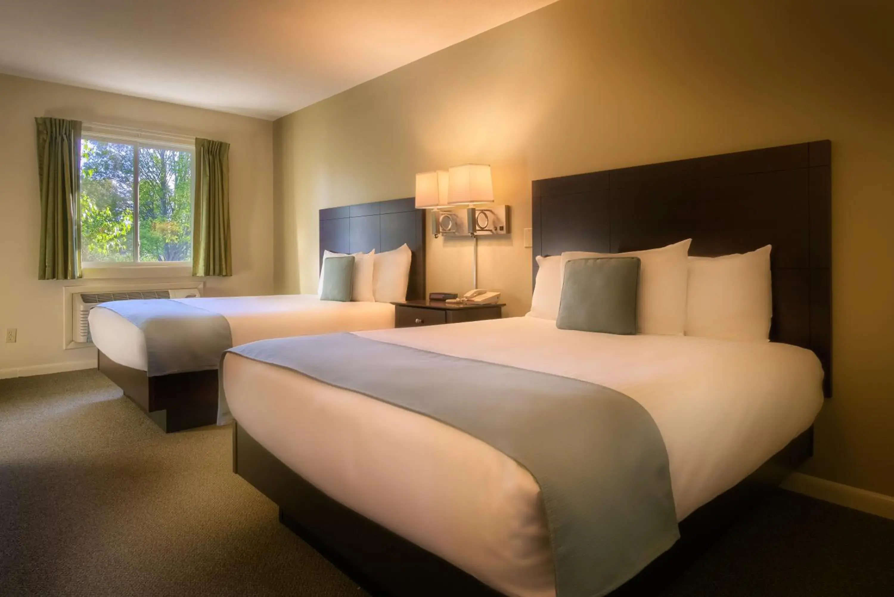 Photo of the whole room, Bed in Sun & Ski Inn and Suites Photo of the whole room, Bed in Sun & Ski Inn and Suites