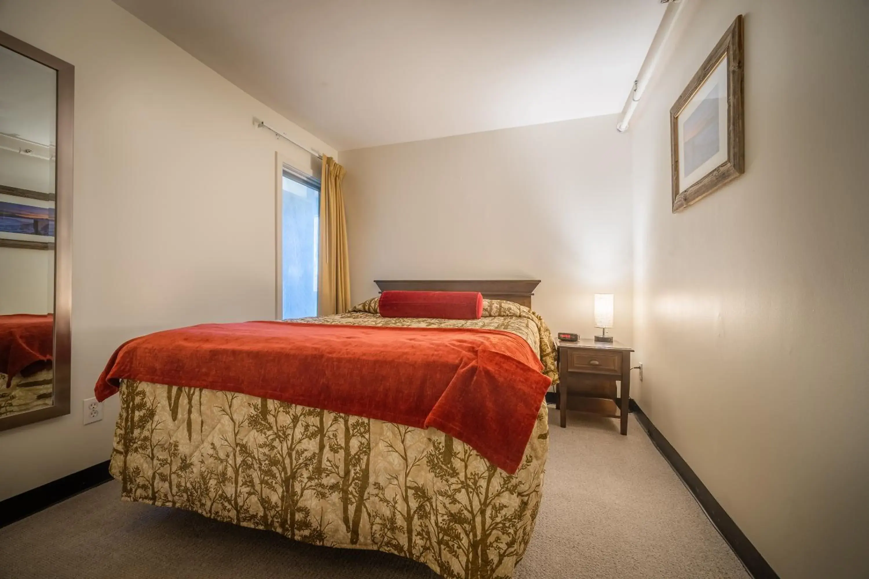 Bed in Sun & Ski Inn and Suites Bed in Sun & Ski Inn and Suites