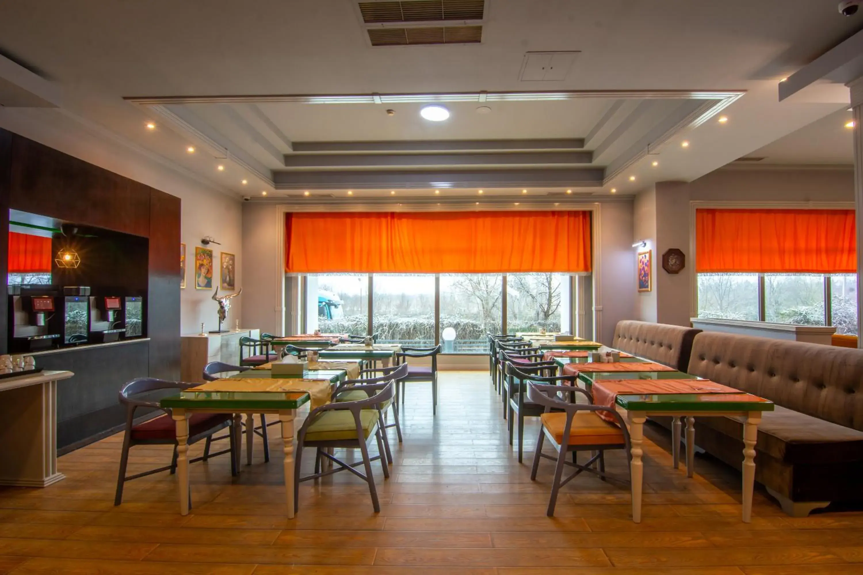 Restaurant/places to eat in Phoenicia Express Hotel Restaurant/places to eat in Phoenicia Express Hotel