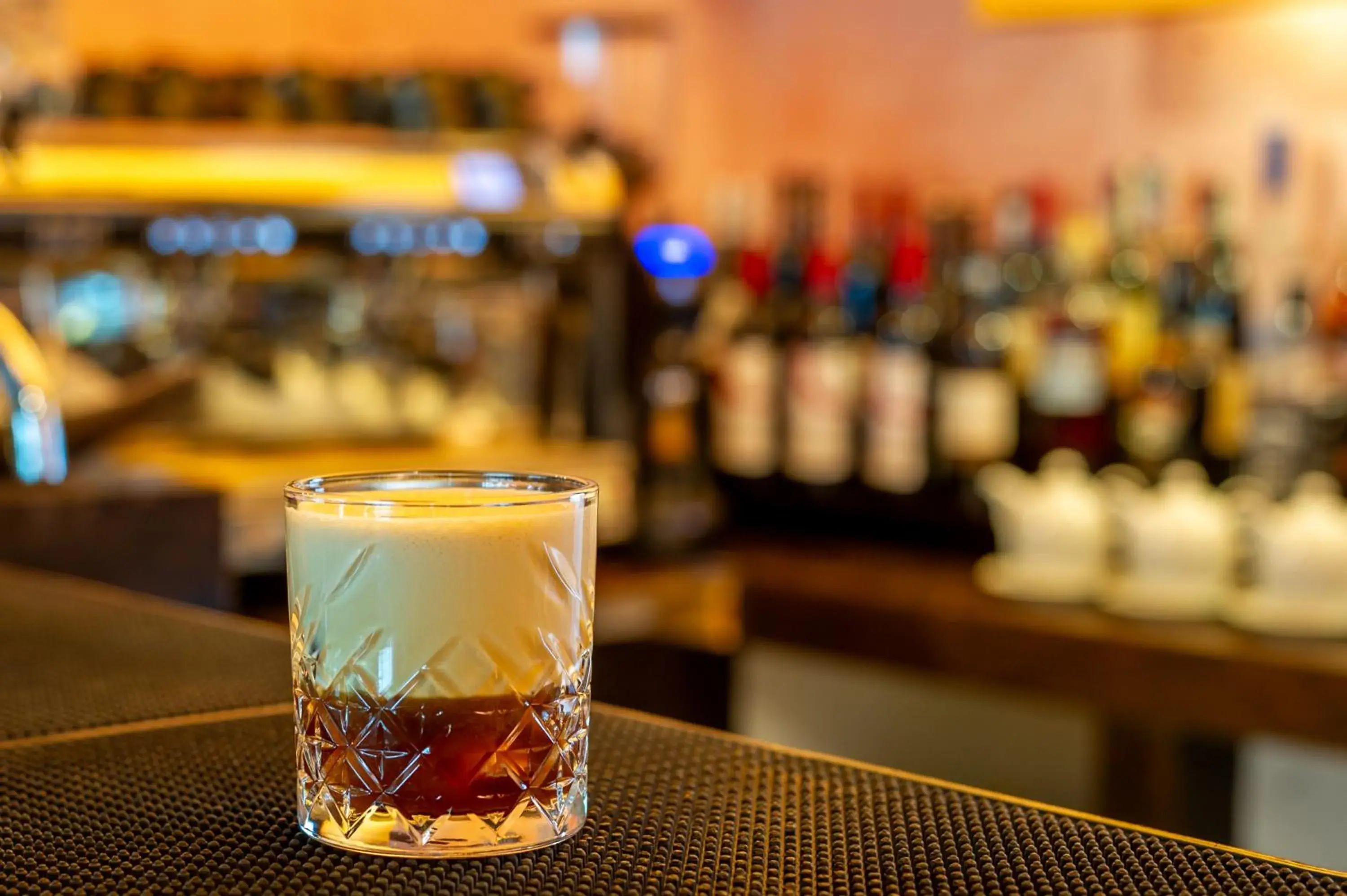 Lounge or bar in Phoenicia Express Hotel Lounge or bar in Phoenicia Express Hotel