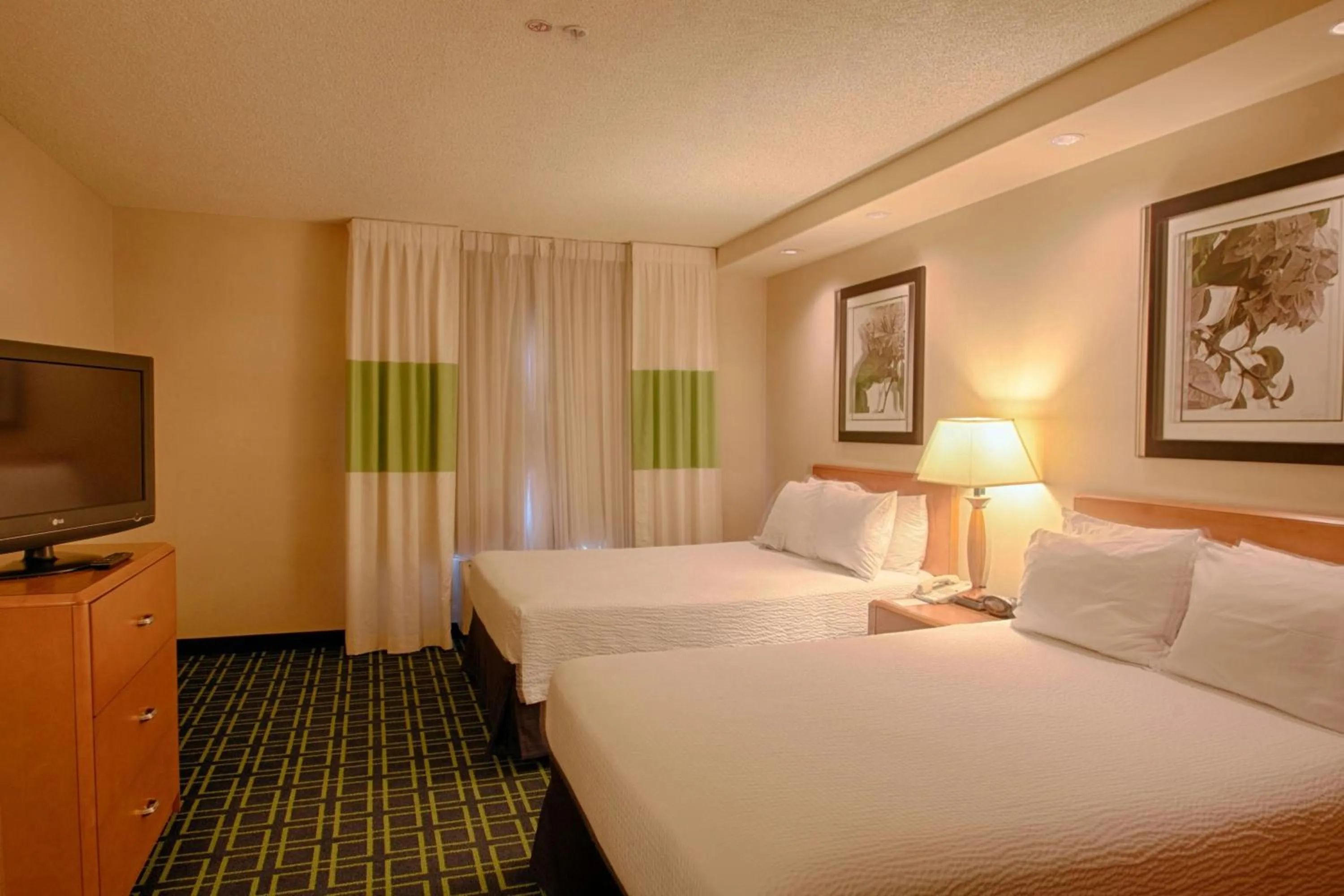 Photo of the whole room, Bed in Fairfield Inn and Suites Sierra Vista