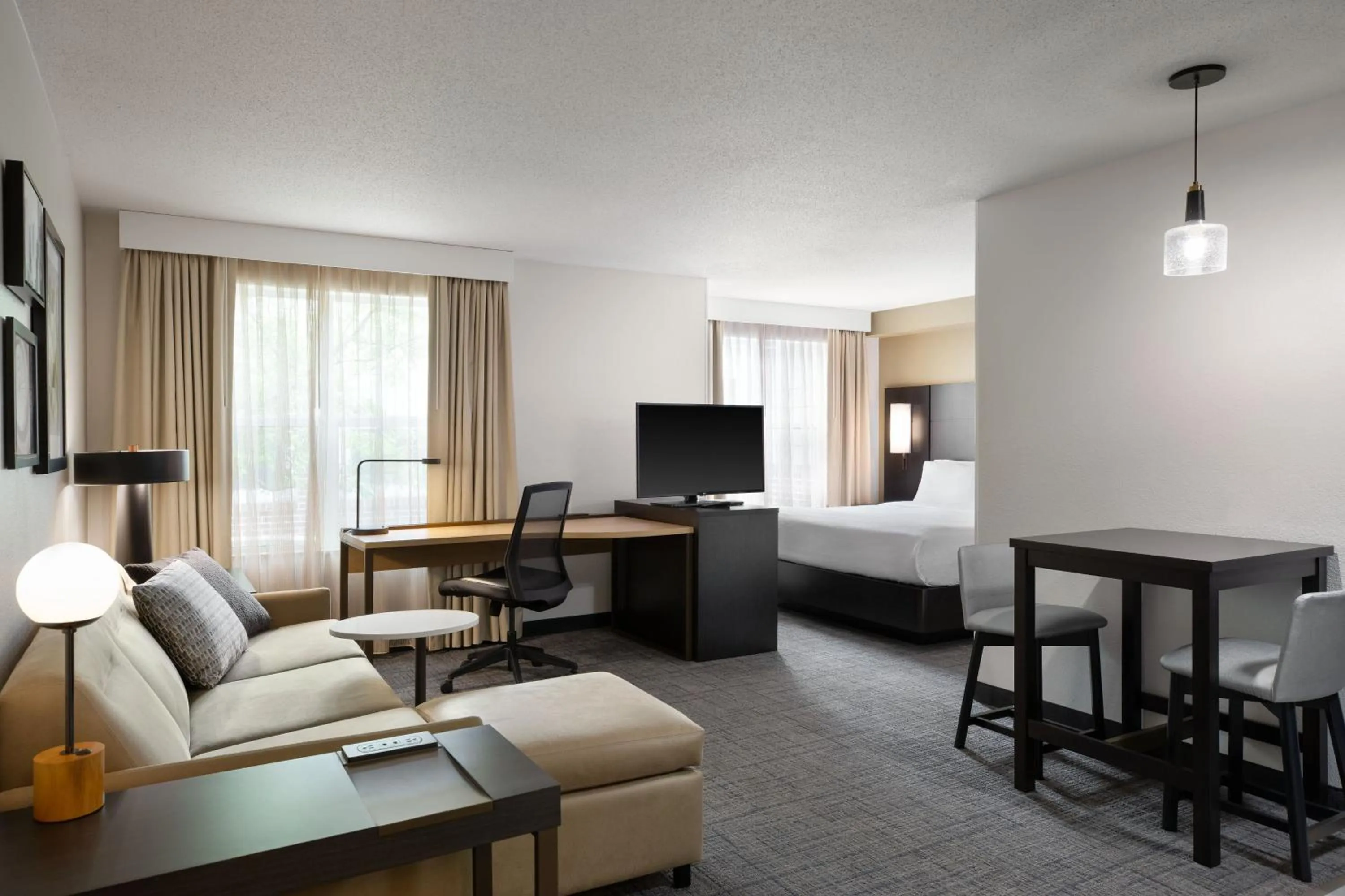 Photo of the whole room, Bed in Residence Inn by Marriott Madison West/Middleton