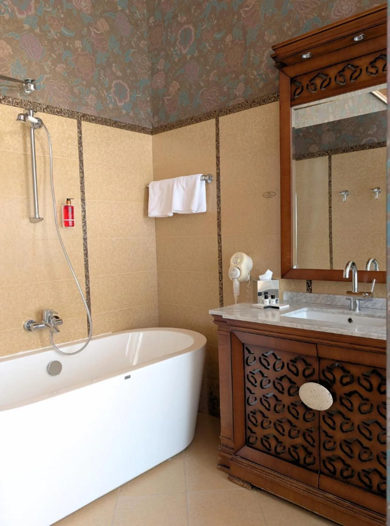 Bathroom in Das Palmenwald Schwarzwaldhof, BW Signature Collection