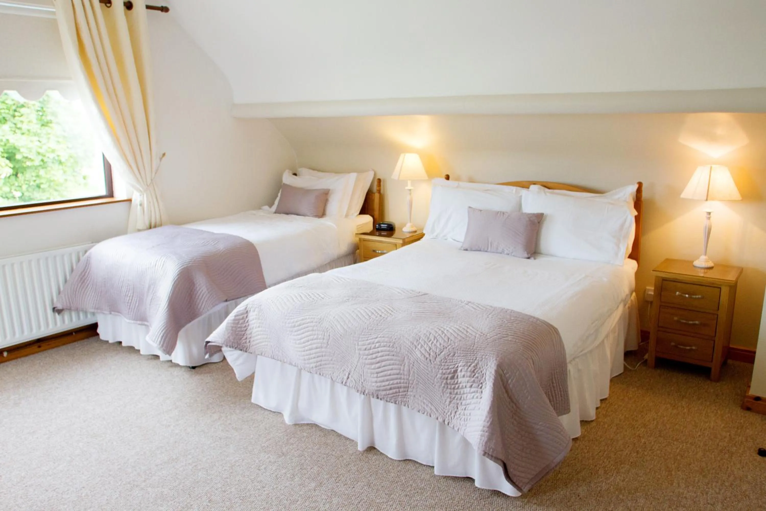 Photo of the whole room, Bed in Mourneview B & B