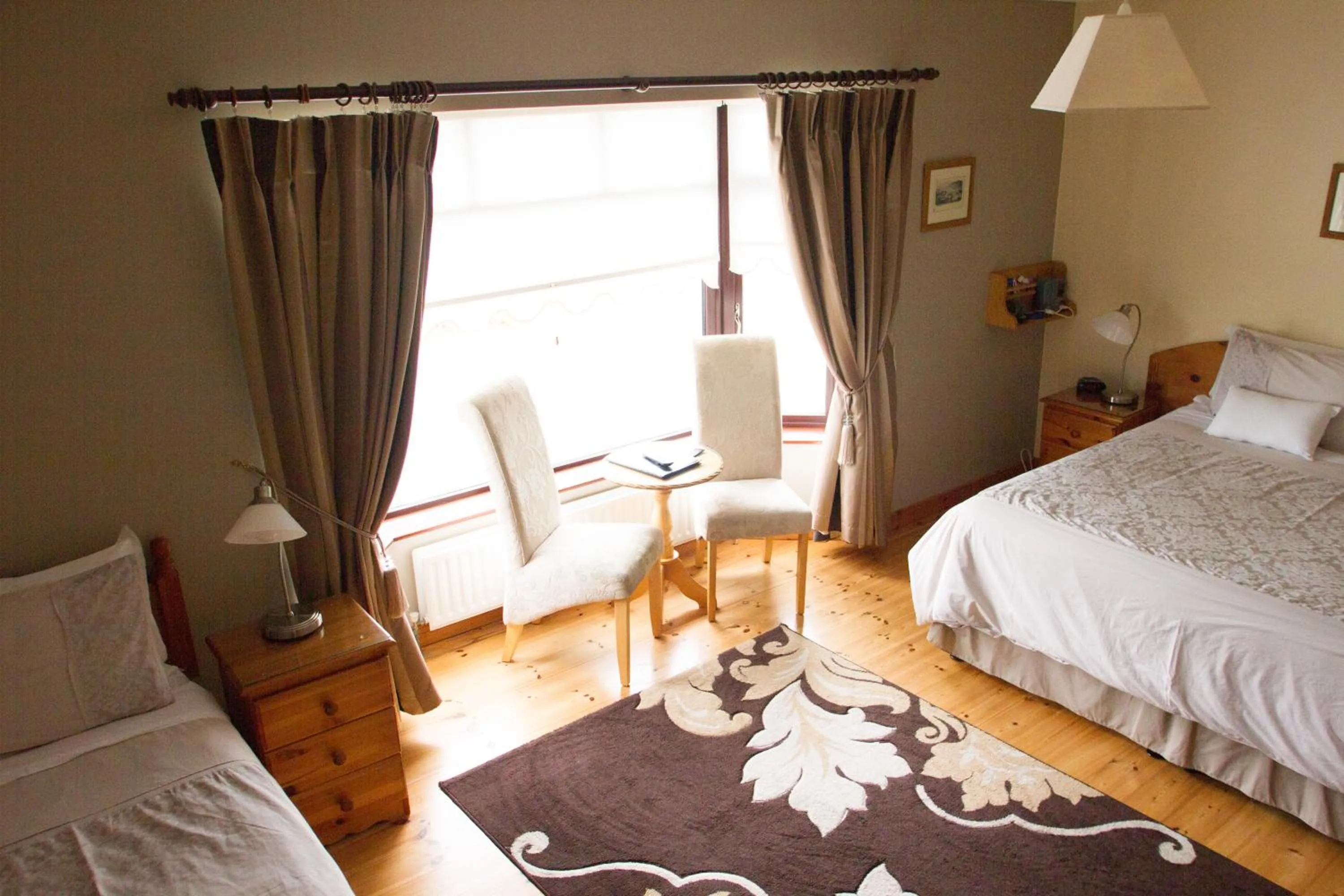 Photo of the whole room, Bed in Mourneview B & B