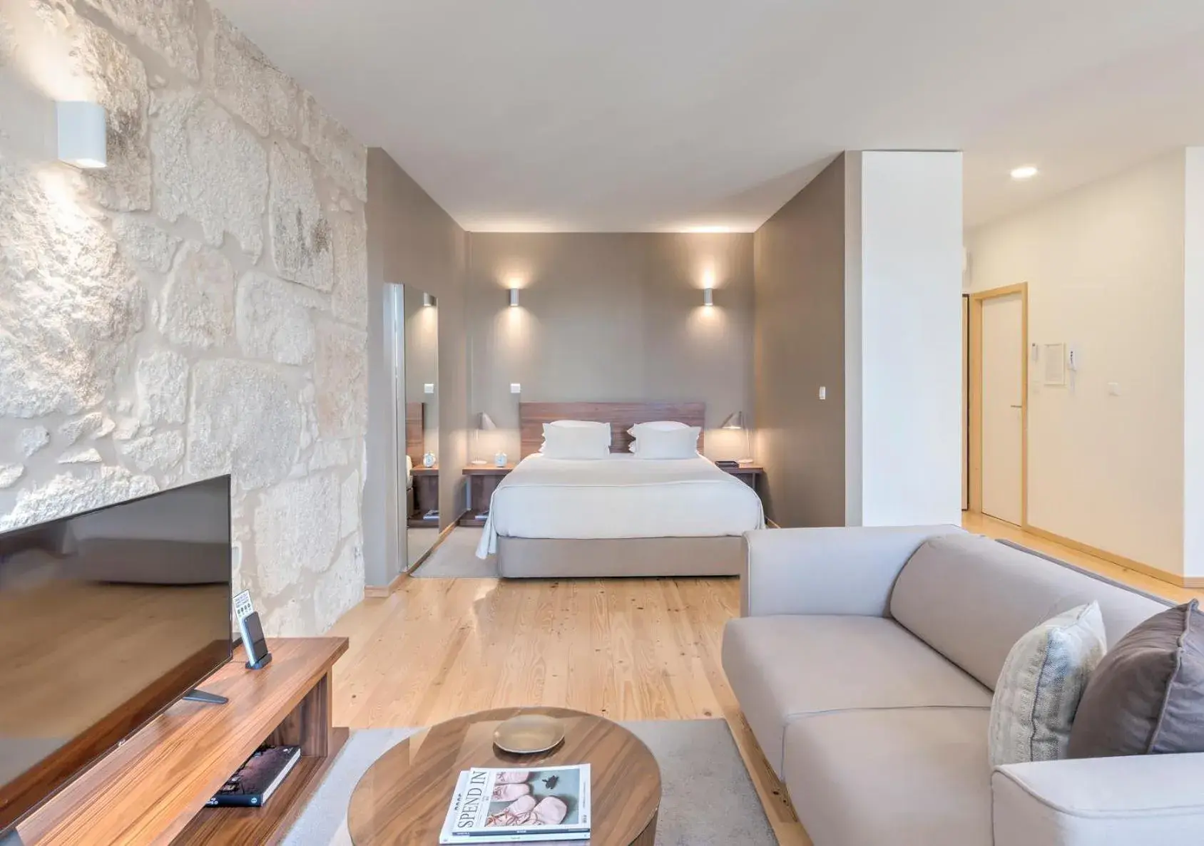 Bedroom, Bed in Oporto Street Sá de Noronha Bedroom, Bed in Oporto Street Sá de Noronha