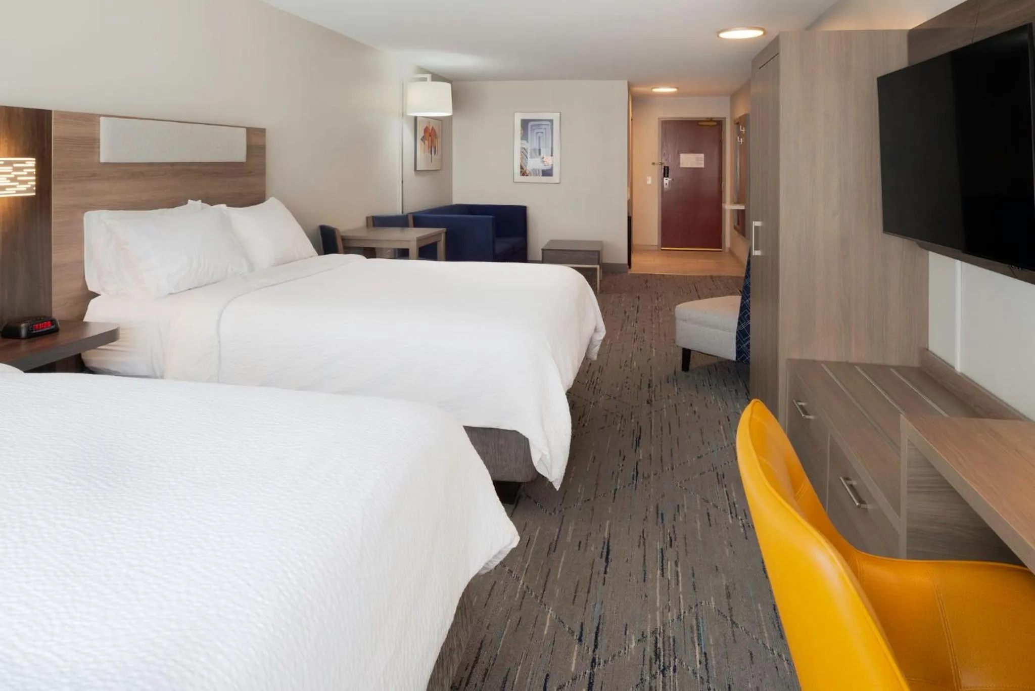 Photo of the whole room, Bed in Holiday Inn Express Hotel & Suites Fort Atkinson by IHG