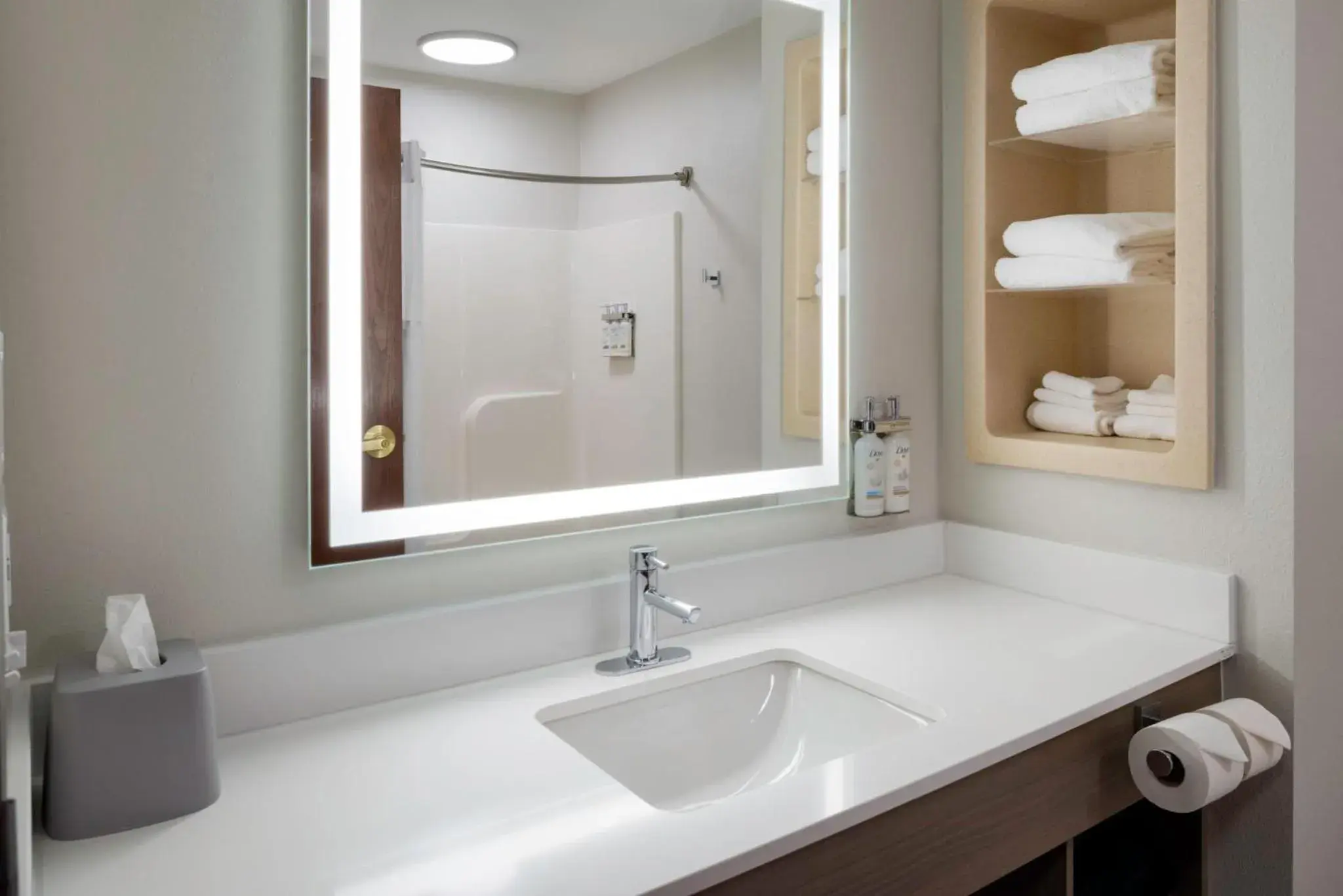 Photo of the whole room in Holiday Inn Express Hotel & Suites Fort Atkinson by IHG Photo of the whole room in Holiday Inn Express Hotel & Suites Fort Atkinson by IHG