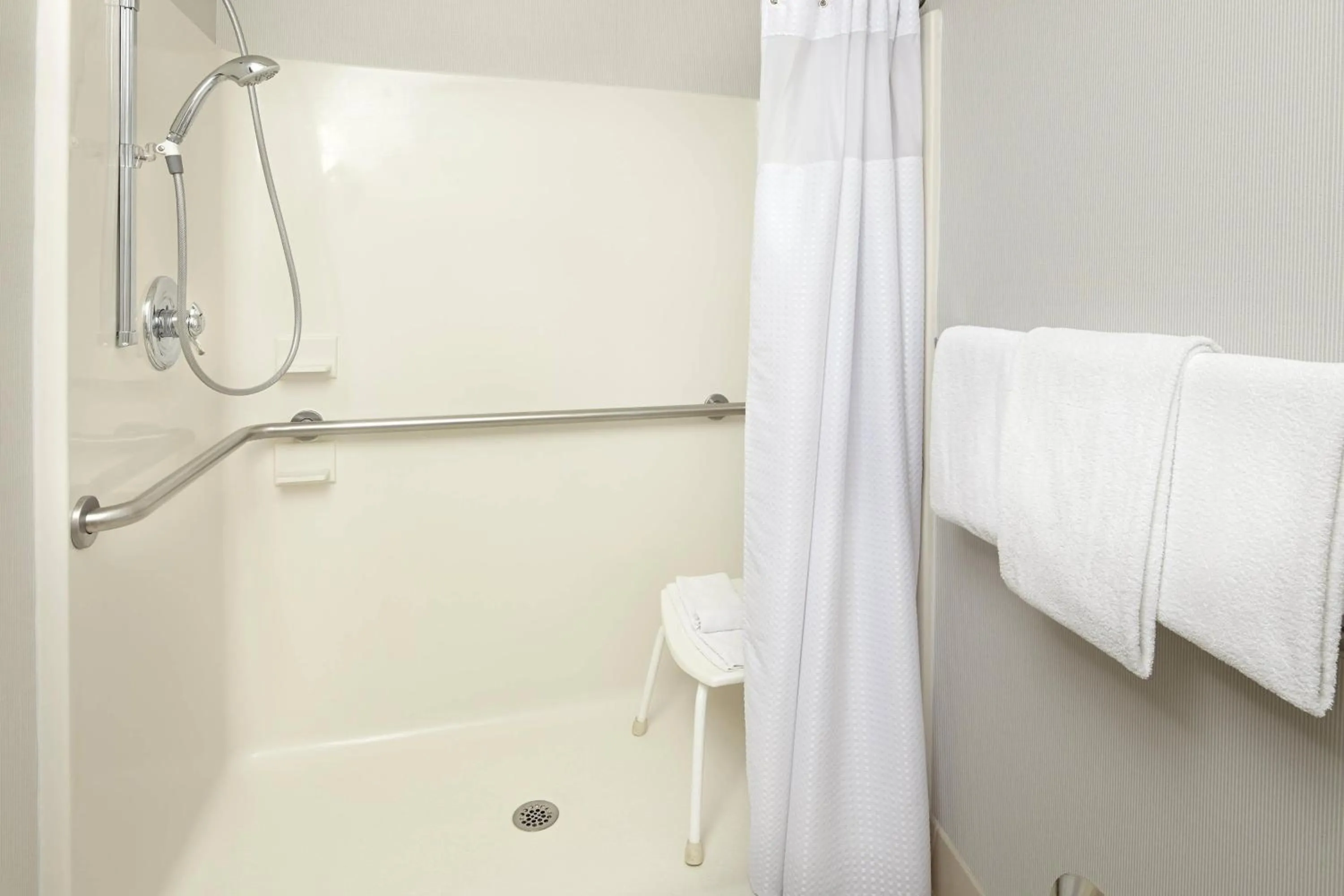 Bathroom in Courtyard Detroit Brighton