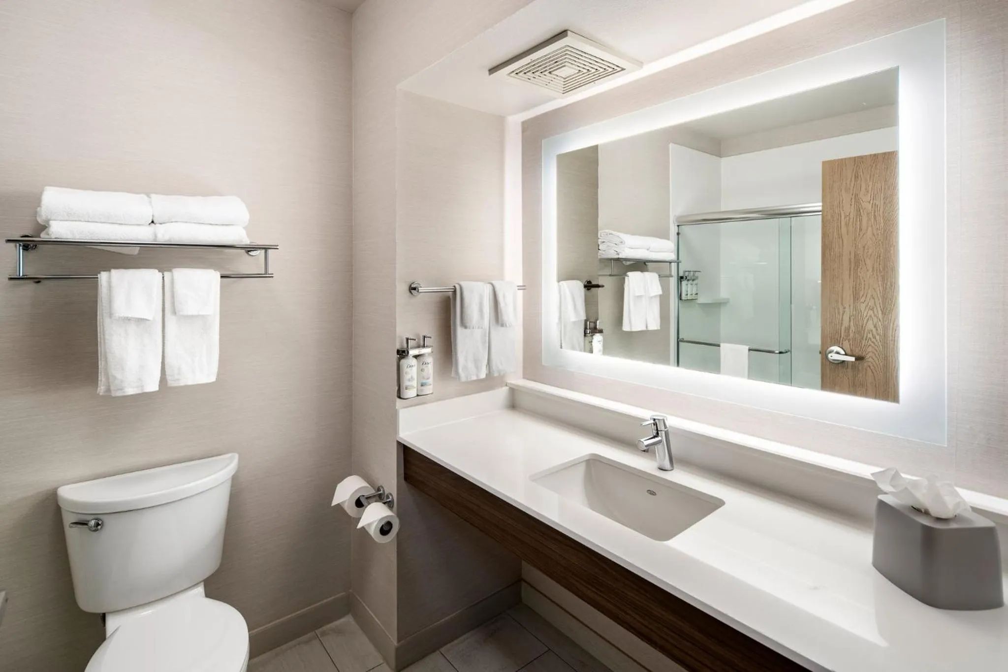 Bathroom in Holiday Inn Express Hotel & Suites Coeur D'Alene I-90 Exit 11 by IHG