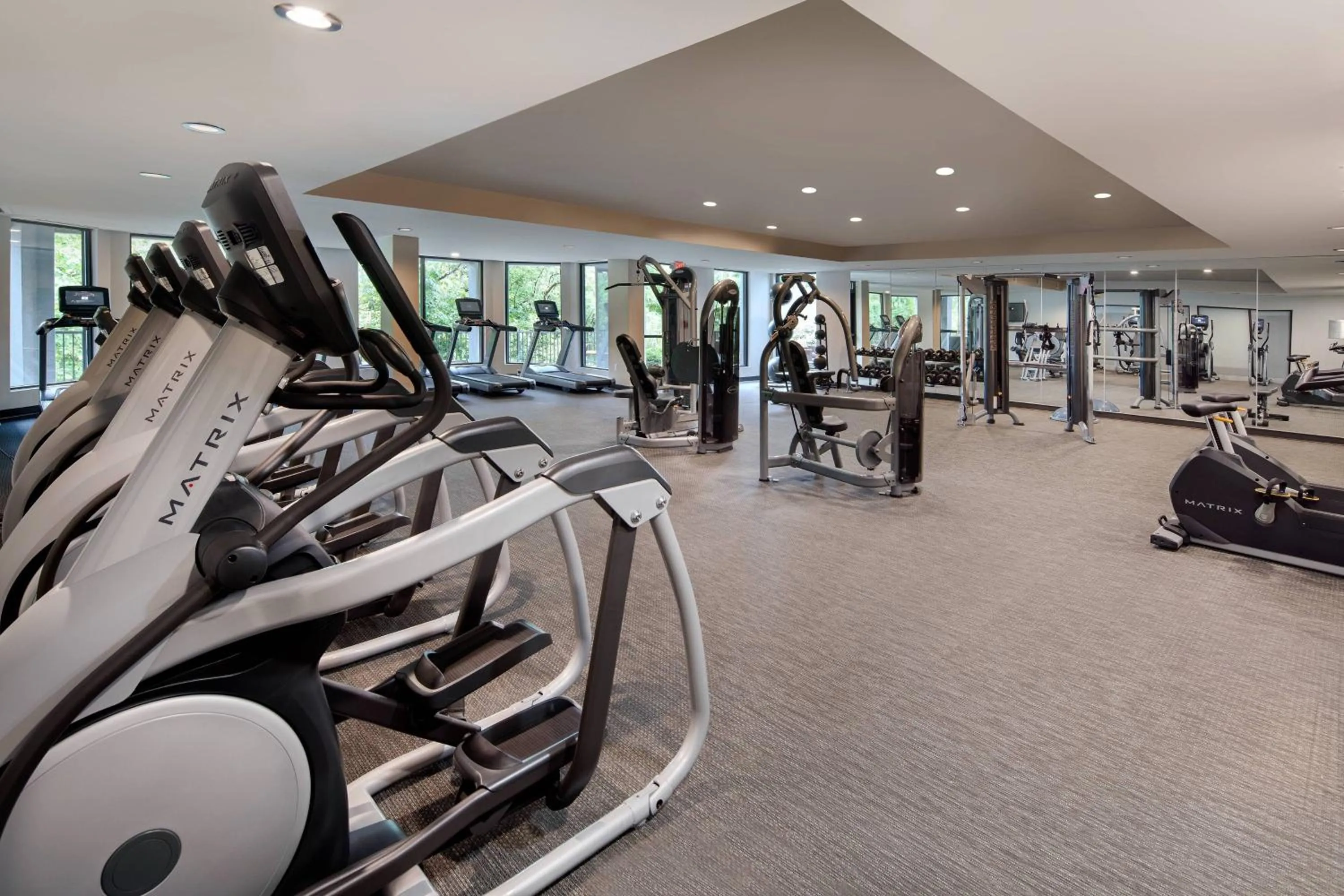 Fitness centre/facilities in Courtyard Grand Rapids Airport