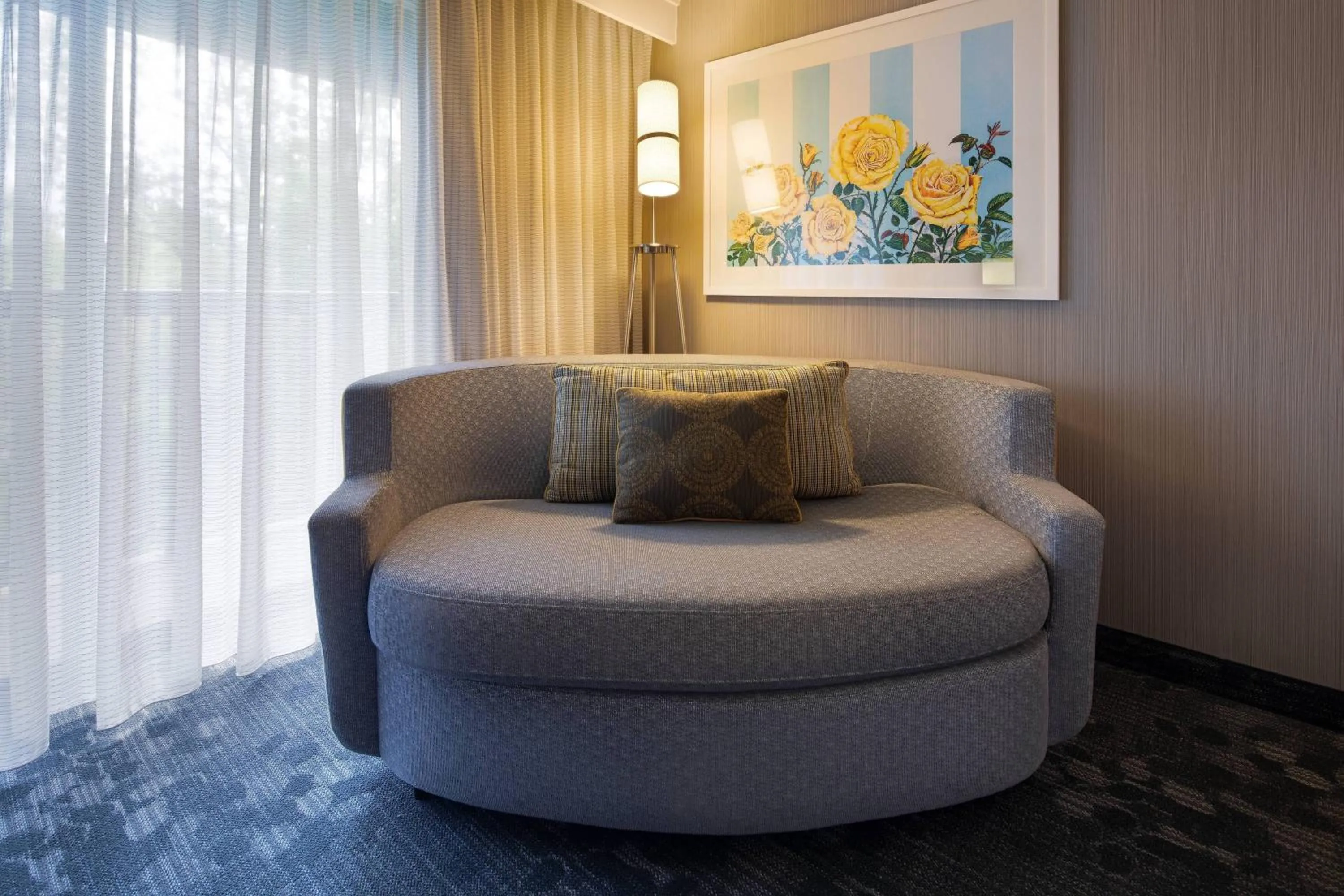 Bedroom in Courtyard Grand Rapids Airport