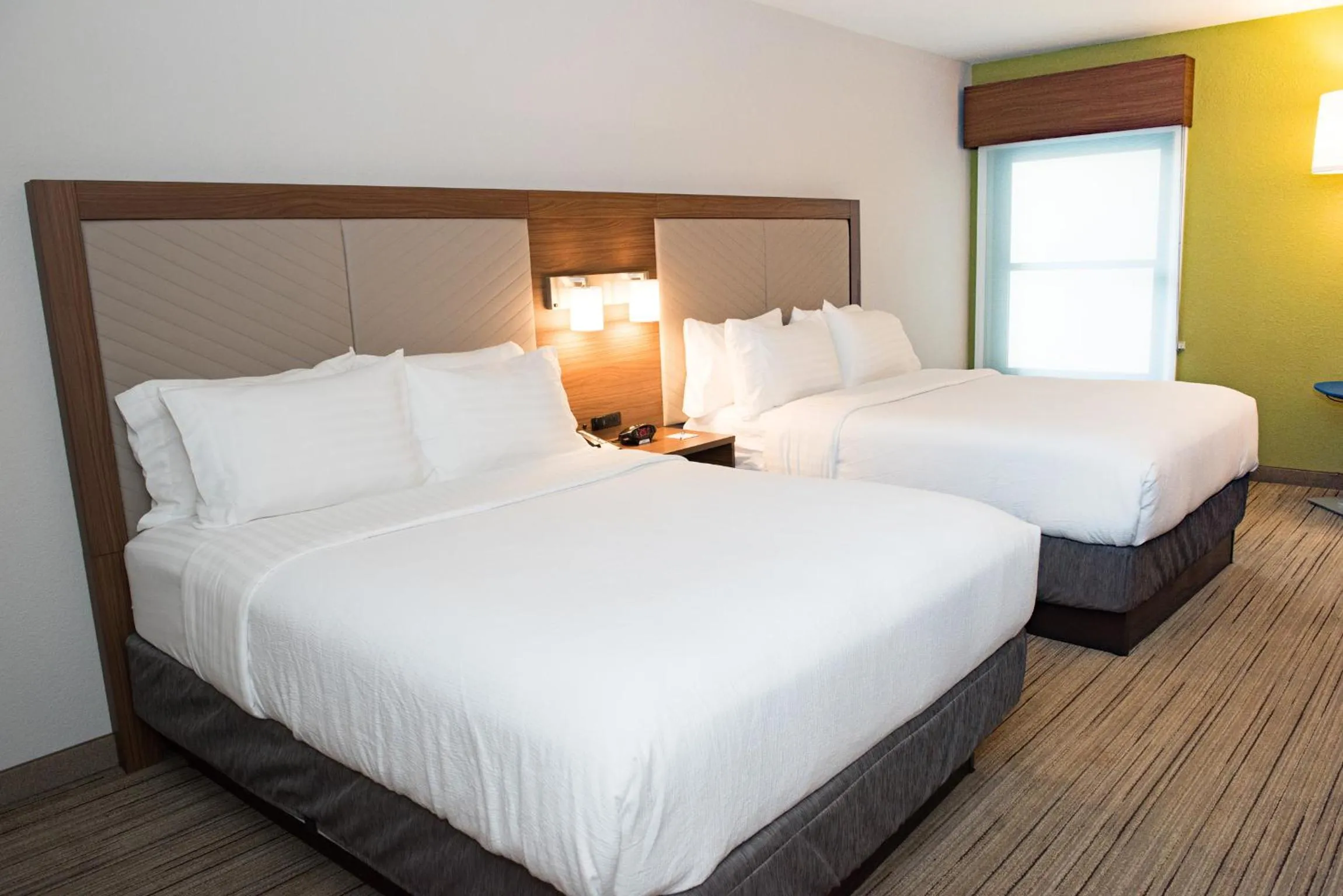 Bed in Holiday Inn Express Pascagoula-Moss Point by IHG