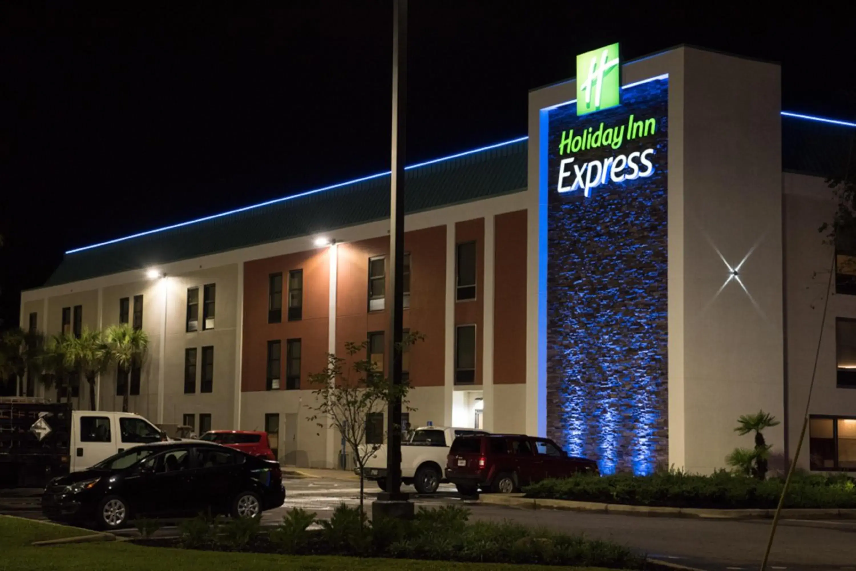 Property building in Holiday Inn Express Pascagoula-Moss Point by IHG Property building in Holiday Inn Express Pascagoula-Moss Point by IHG