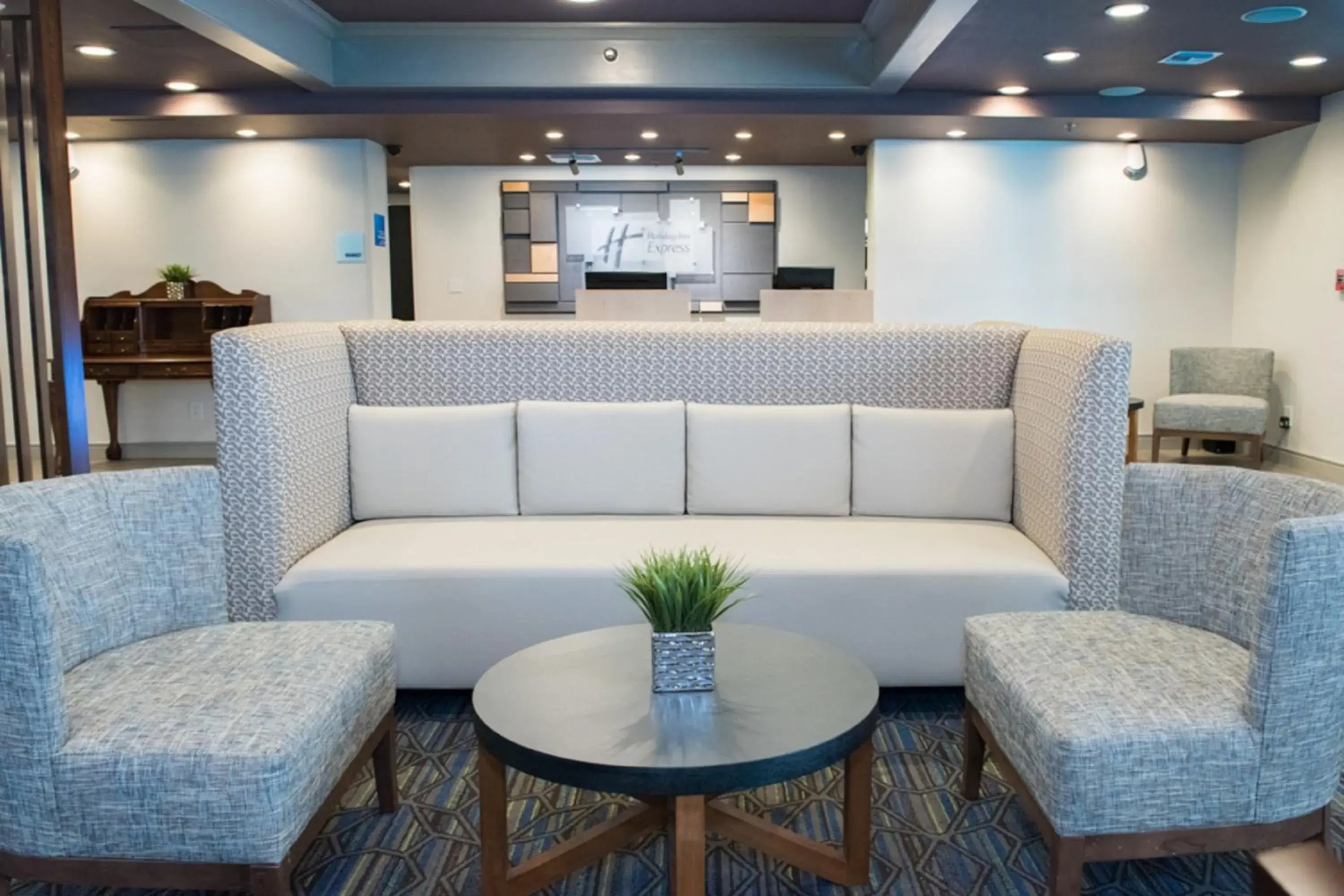 Property building in Holiday Inn Express Pascagoula-Moss Point by IHG Property building in Holiday Inn Express Pascagoula-Moss Point by IHG