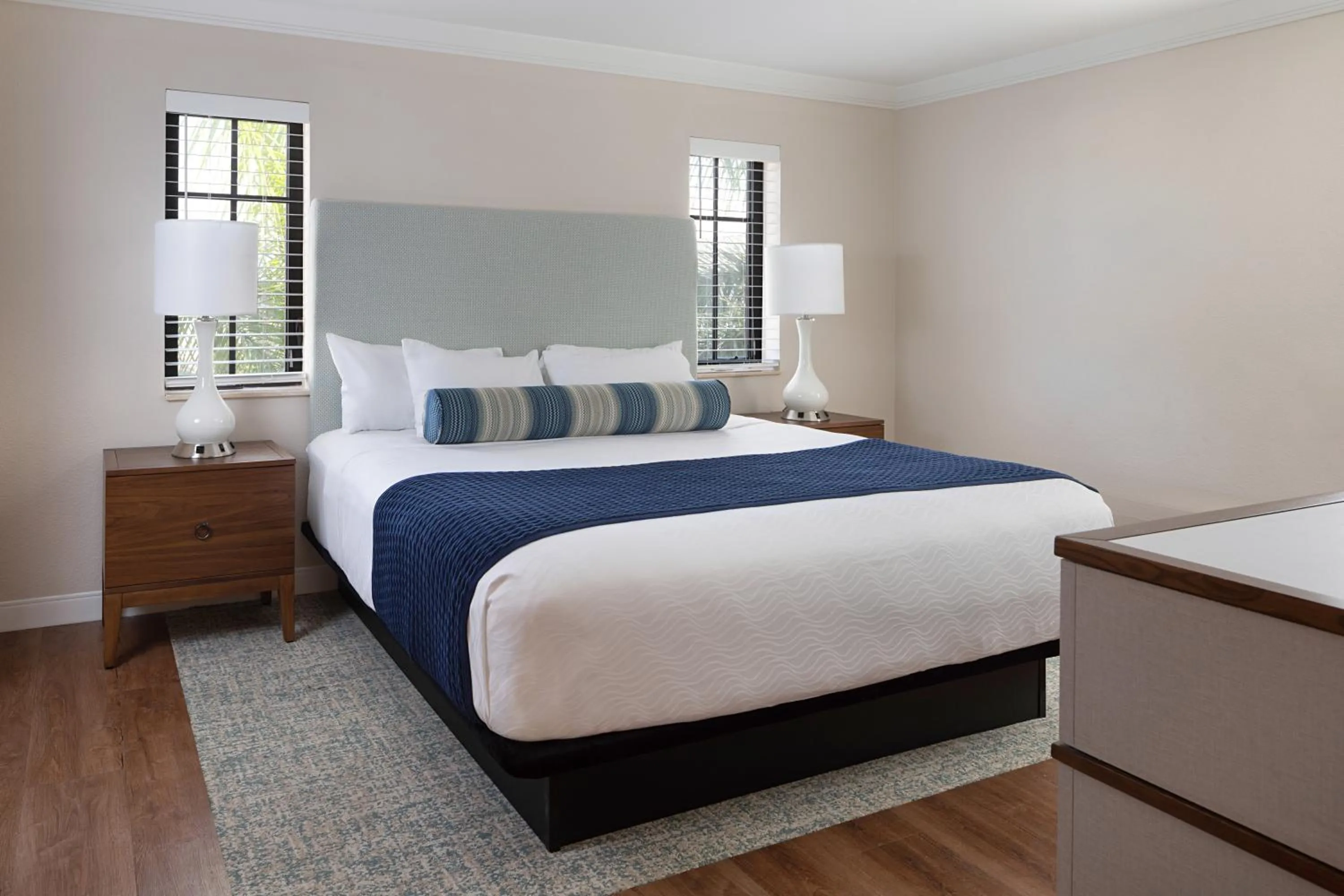 Bedroom, Bed in The Atlantic Suites on the Ave