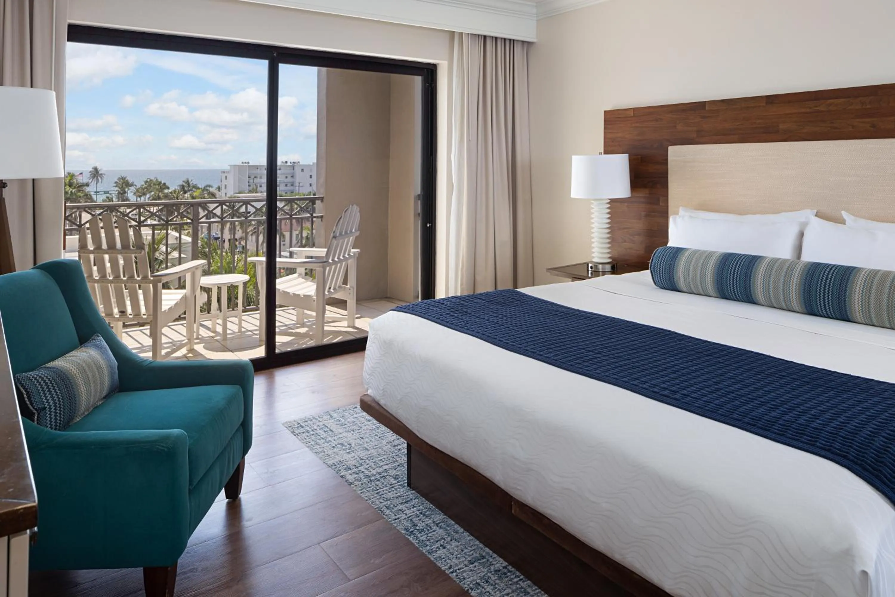 Bedroom, Bed in The Atlantic Suites on the Ave