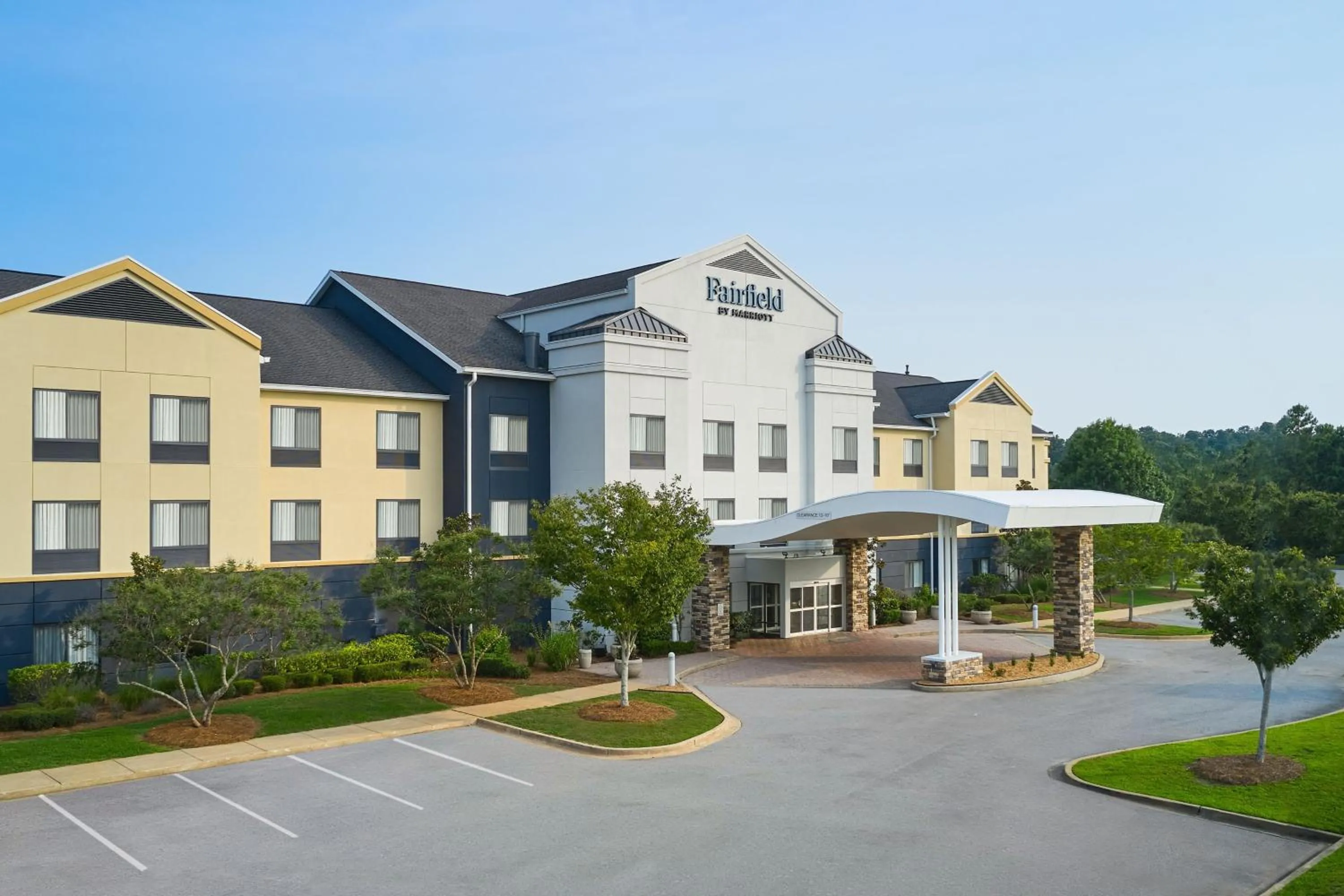 Property building in Fairfield Inn & Suites Auburn Opelika