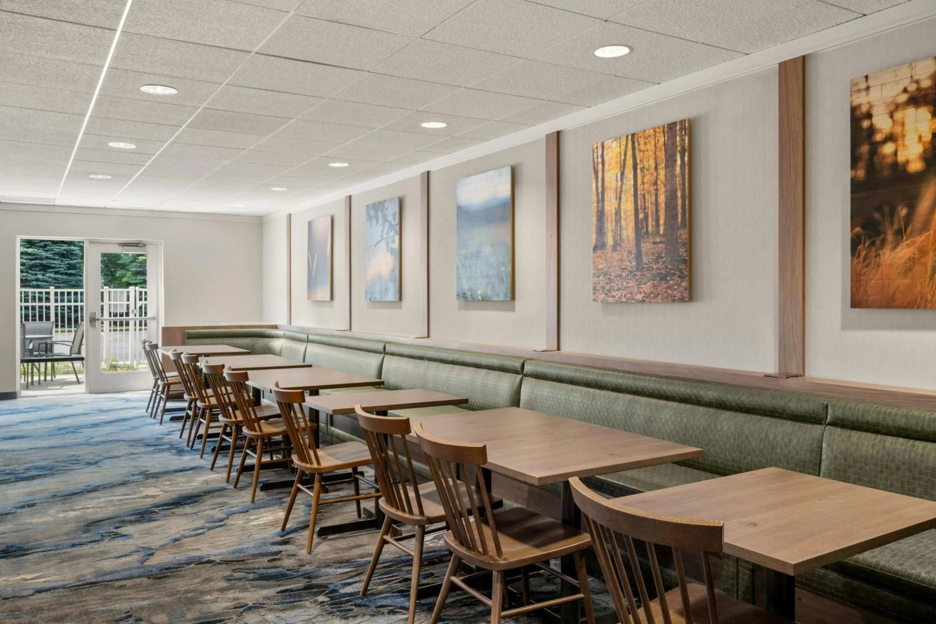 Breakfast in Fairfield Inn and Suites New Buffalo