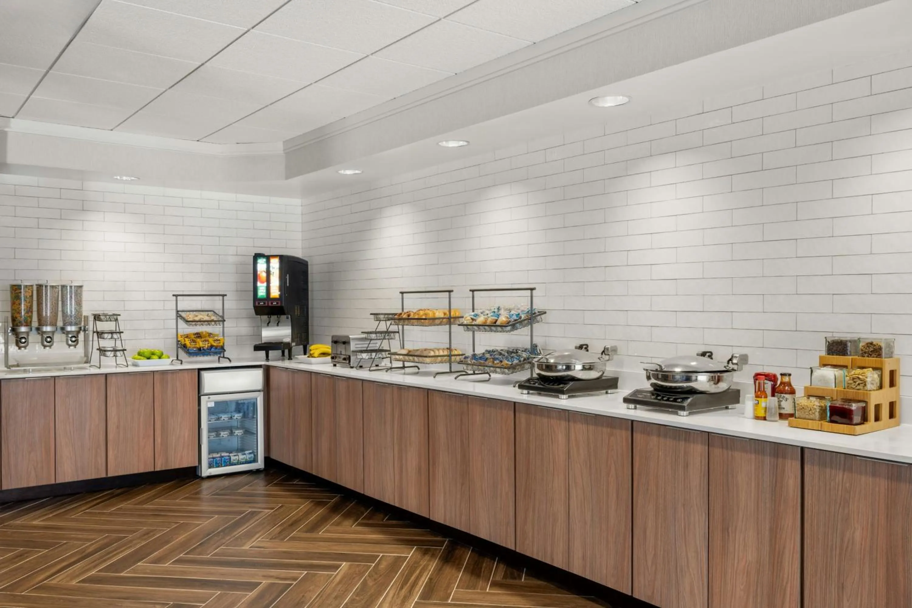 Breakfast in Fairfield Inn and Suites New Buffalo