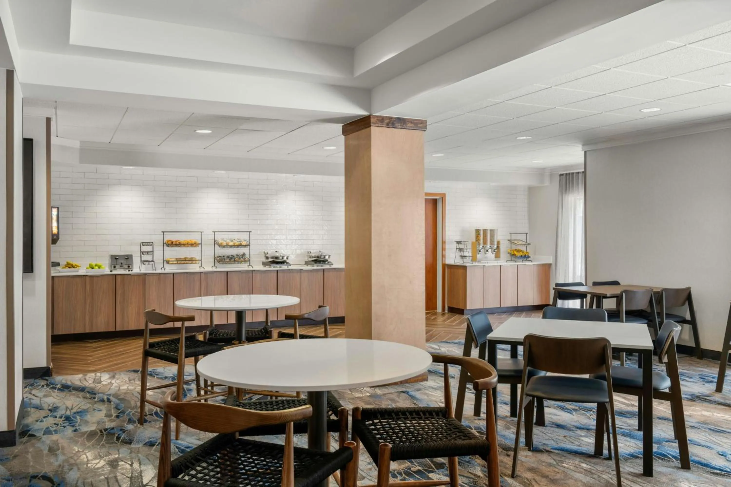 Breakfast in Fairfield Inn and Suites New Buffalo