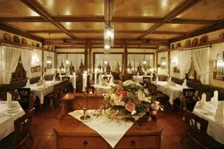 Hotel-Restaurant Esbach Hof Hotel-Restaurant Esbach Hof