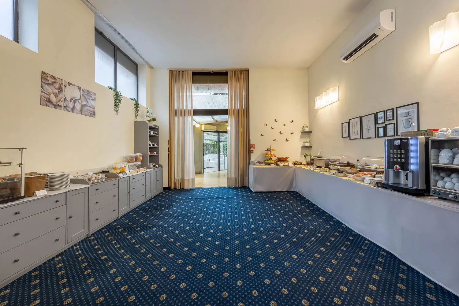 Breakfast in iH Hotels Milano Eur - Trezzano sul Naviglio