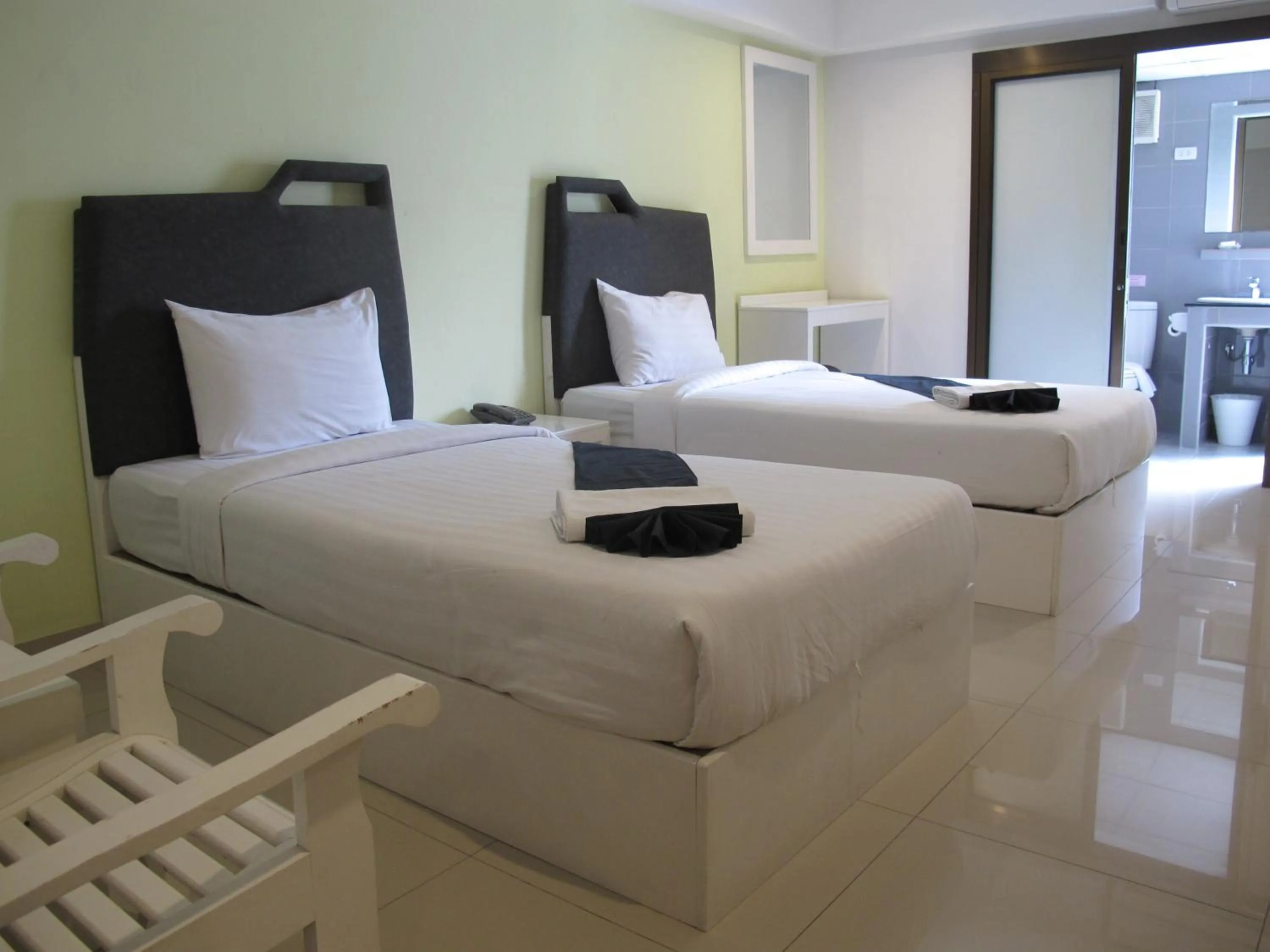 Bed in Sunny Residence