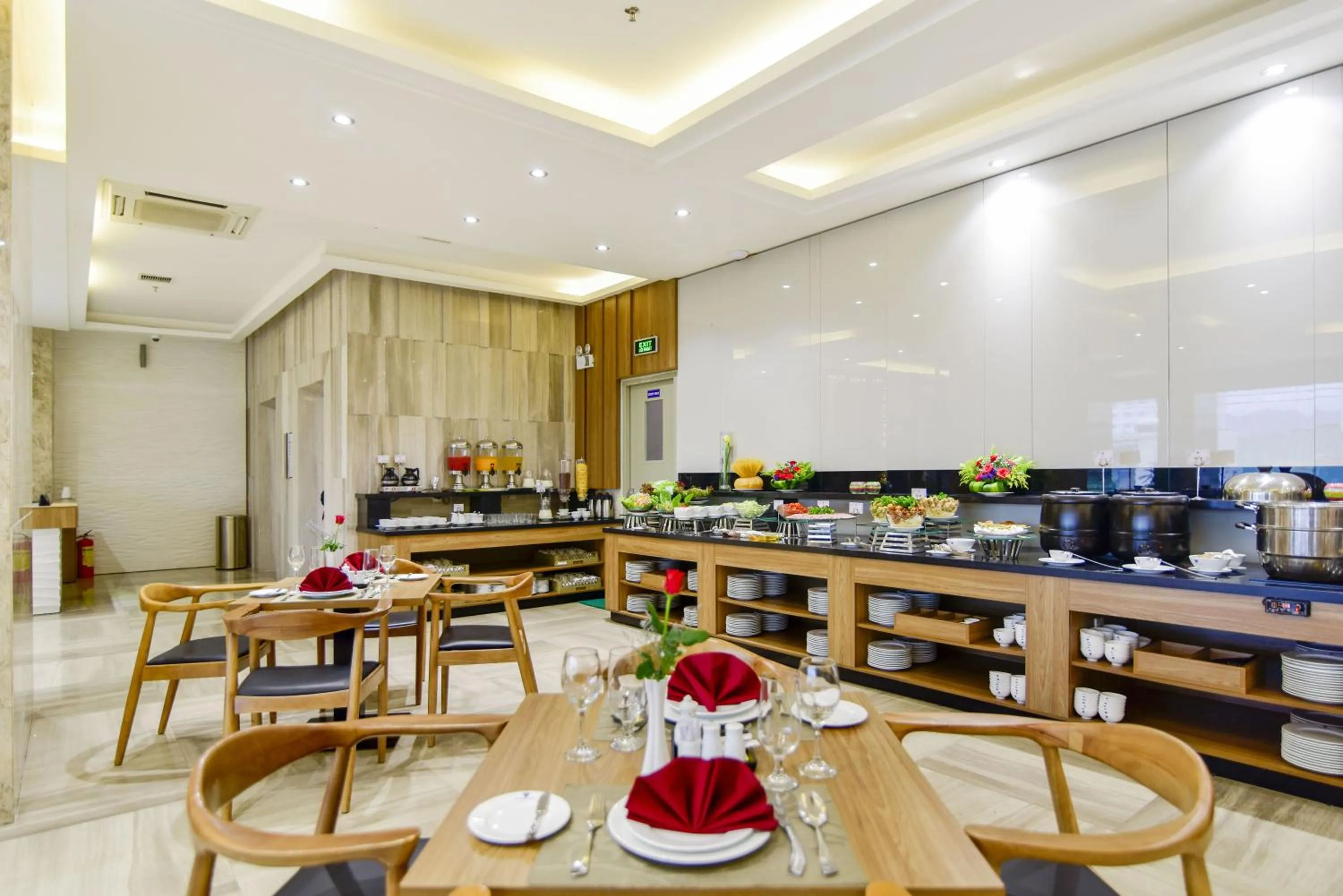 Restaurant/places to eat in Poseidon Nha Trang Hotel