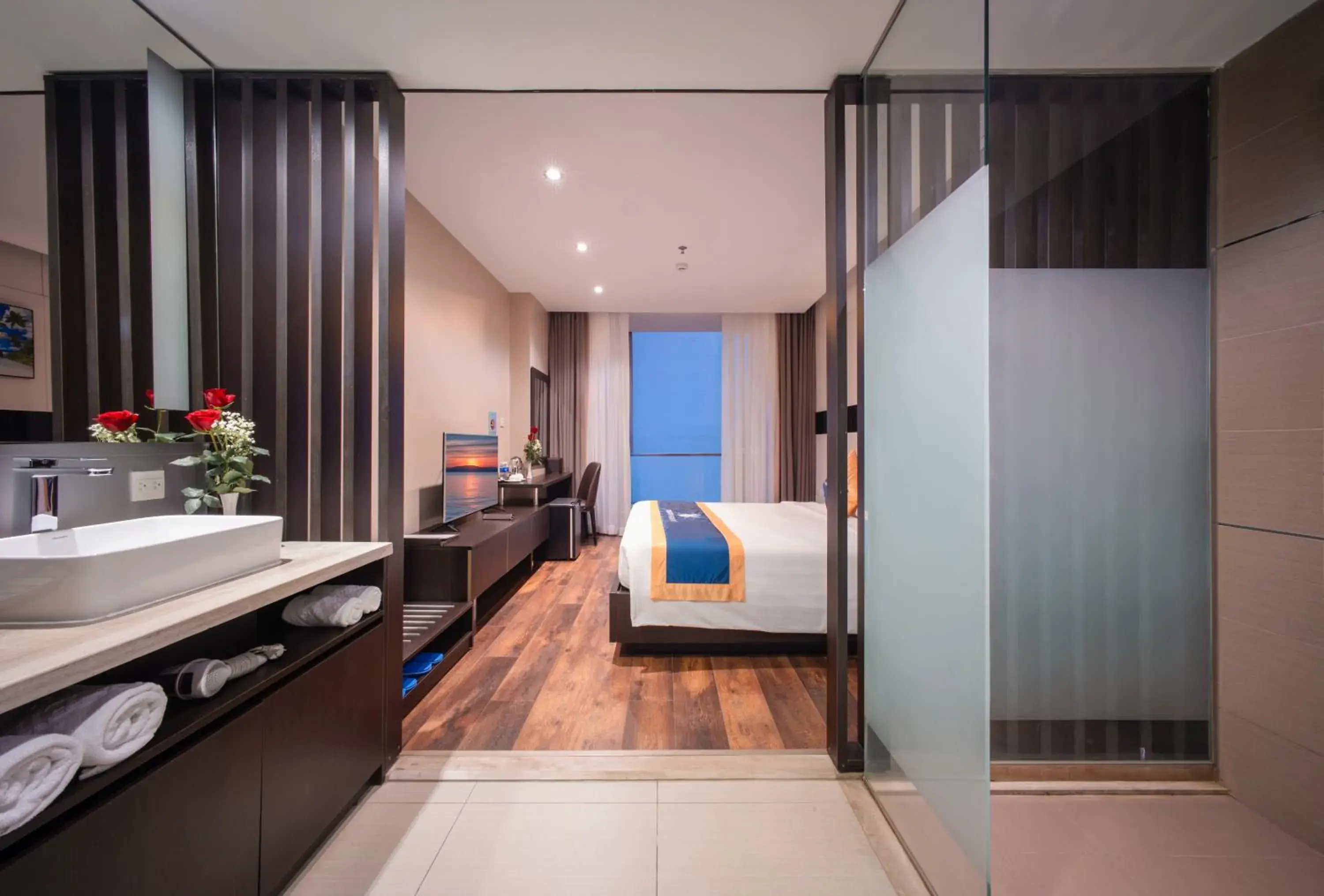 Senior Deluxe City View with Balcony - Double/Twin in Poseidon Nha Trang Hotel Senior Deluxe City View with Balcony - Double/Twin in Poseidon Nha Trang Hotel