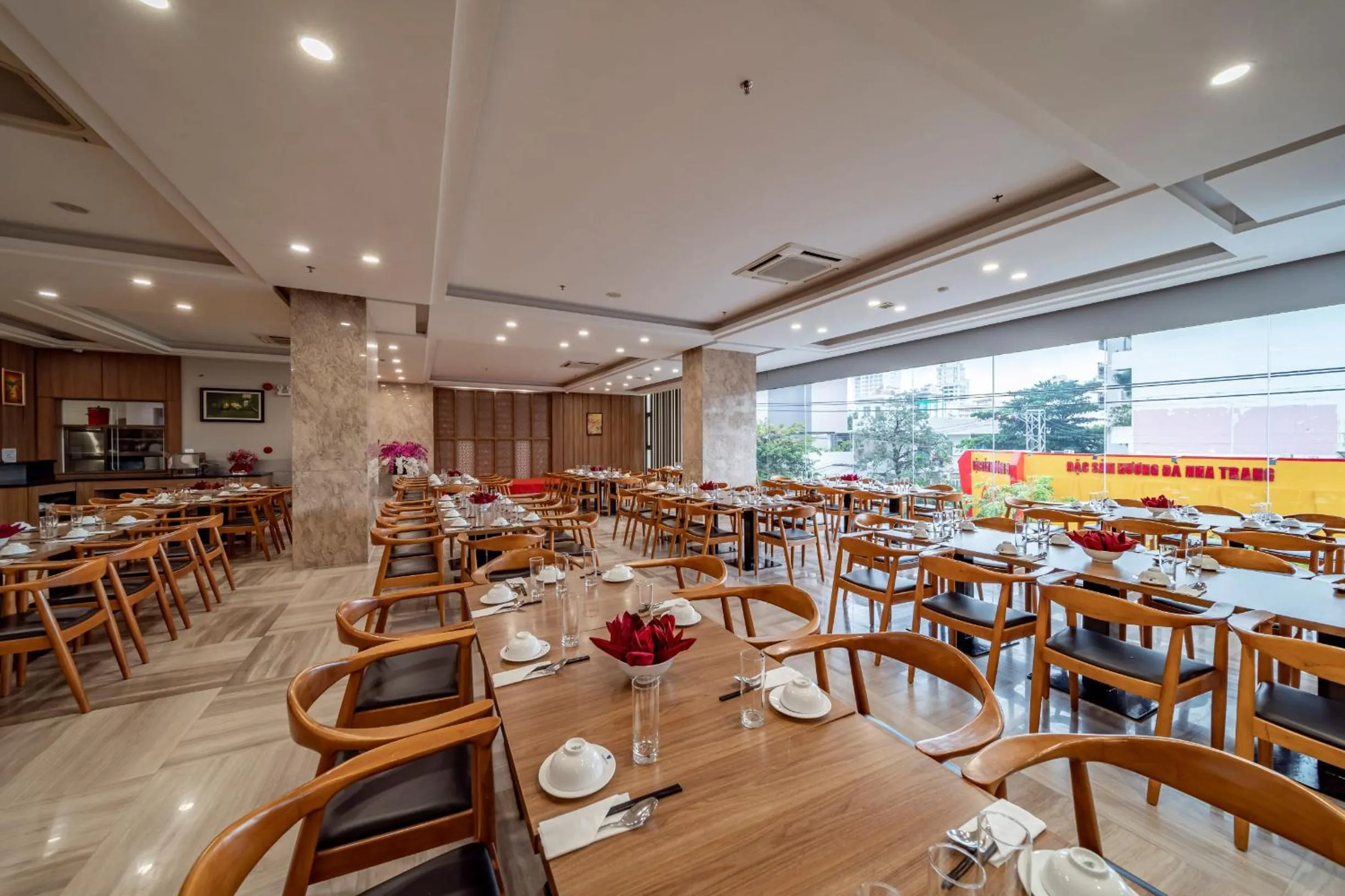 Restaurant/places to eat in Poseidon Nha Trang Hotel