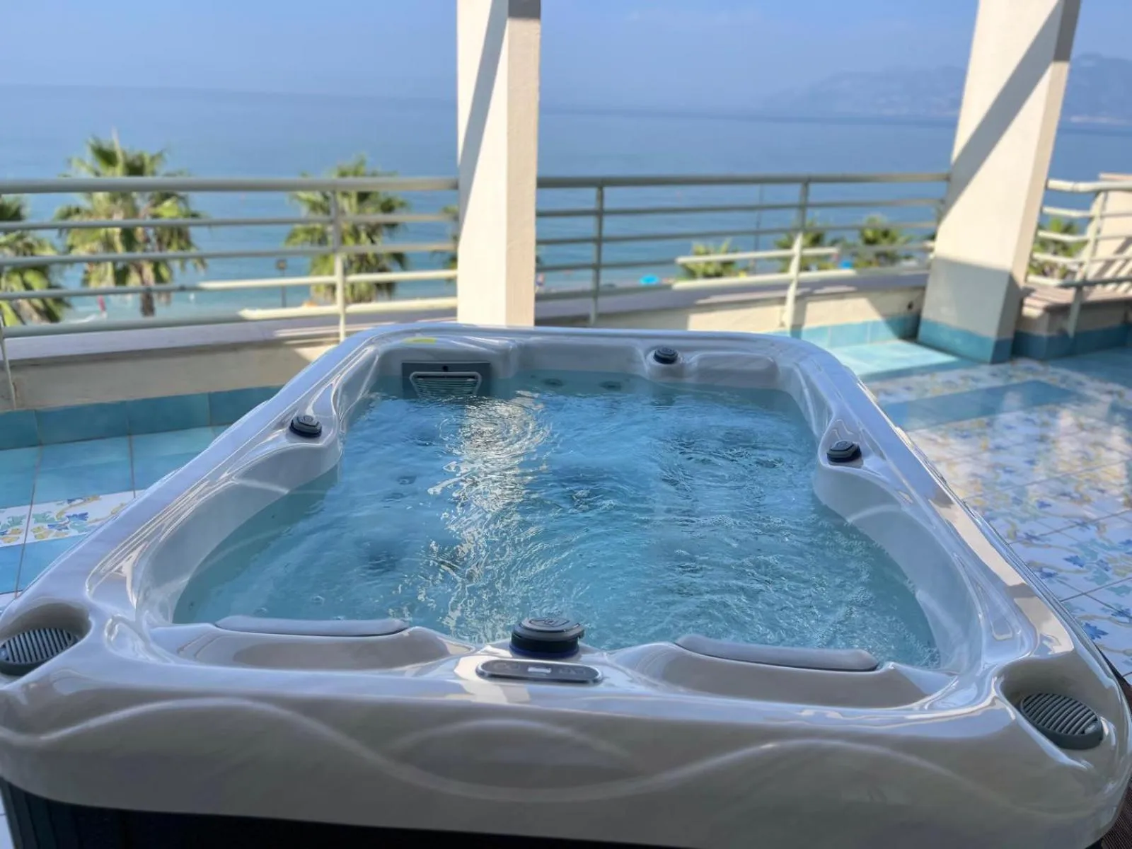 Hot Tub in Hotel Ancora