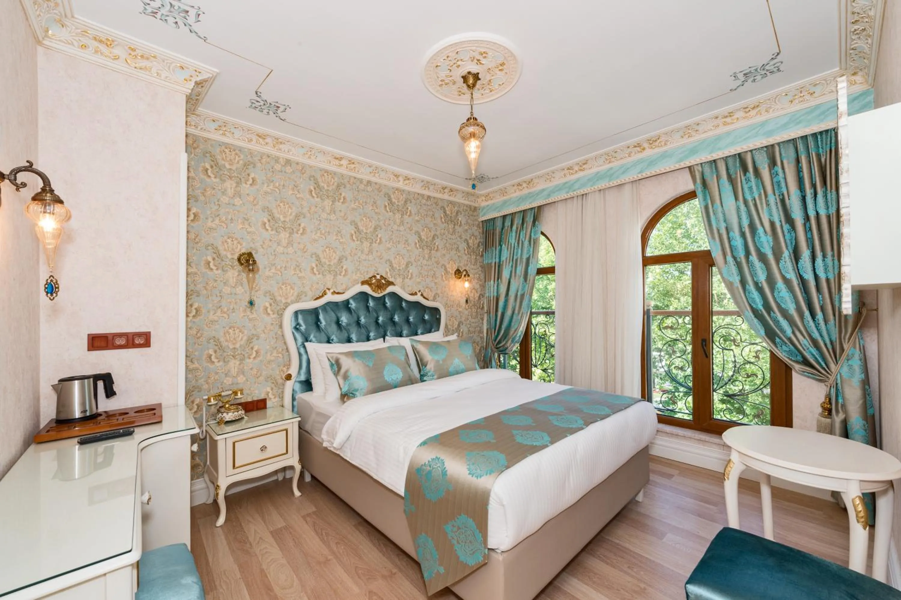 People, Bed in Hotel 1453