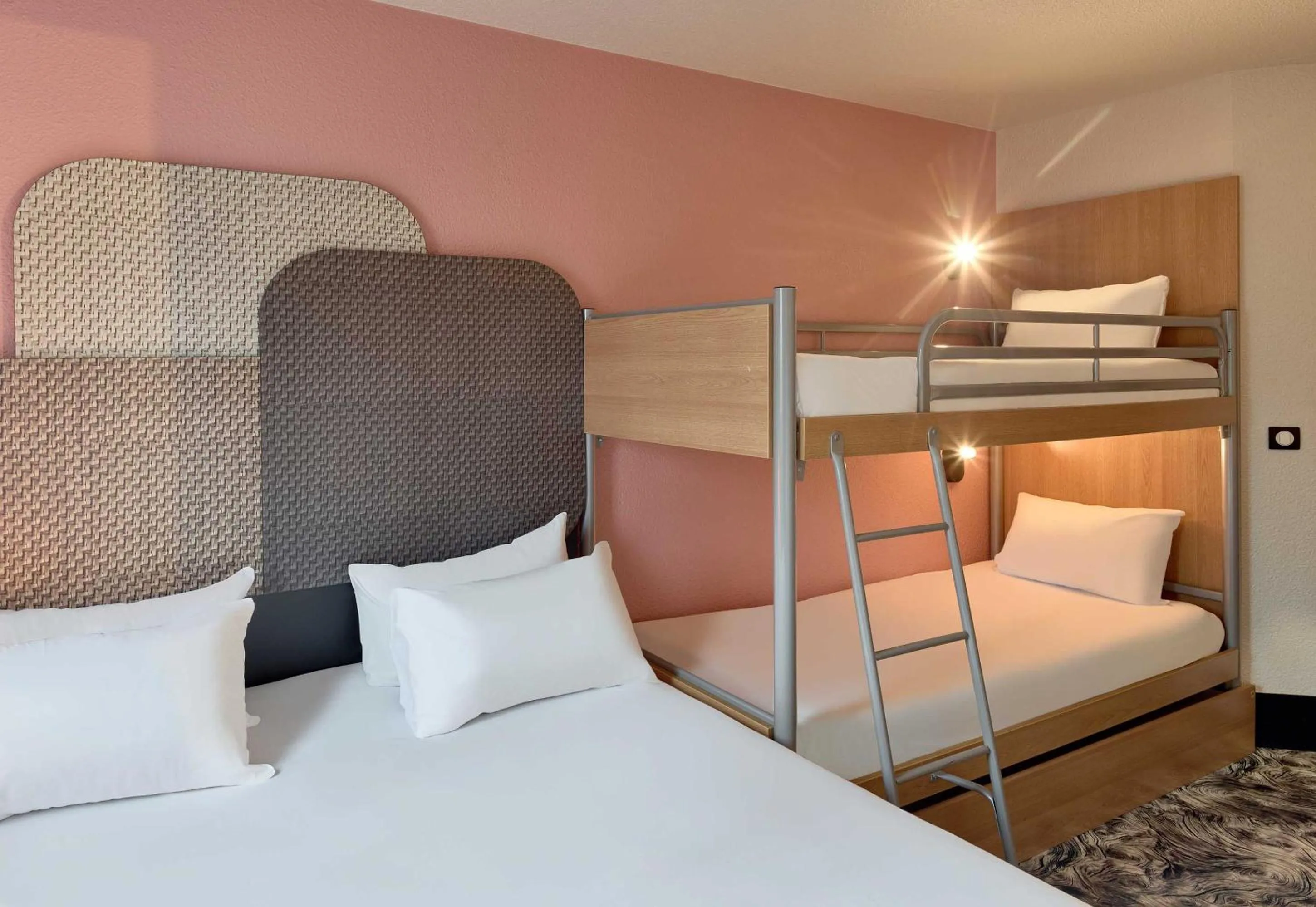 Bedroom, Bed in B&B HOTEL Noisy-le-Grand