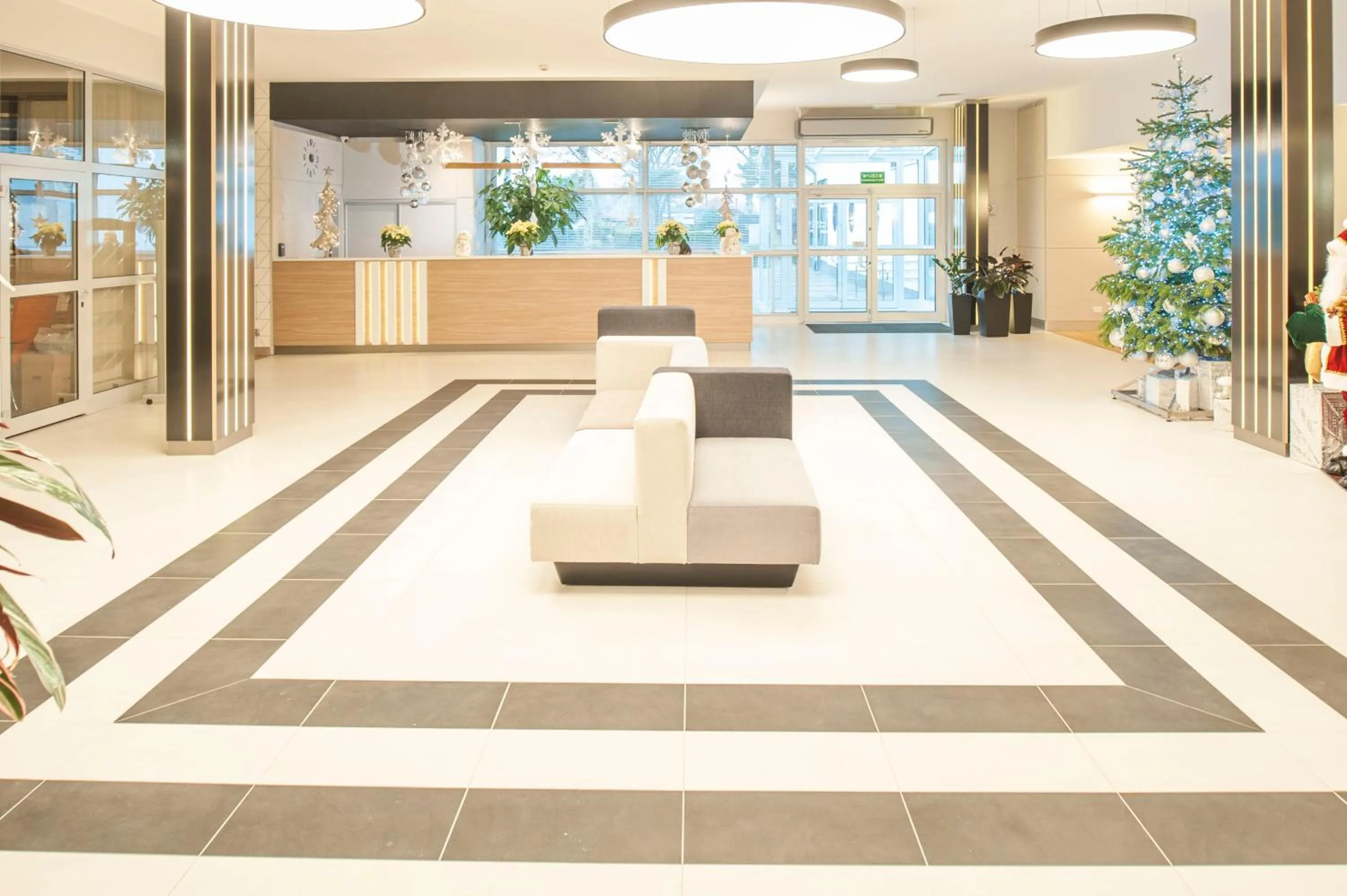 Akces Medical Fit & Spa Basen, Sauna, Jacuzzi i Siłownia w Cenie