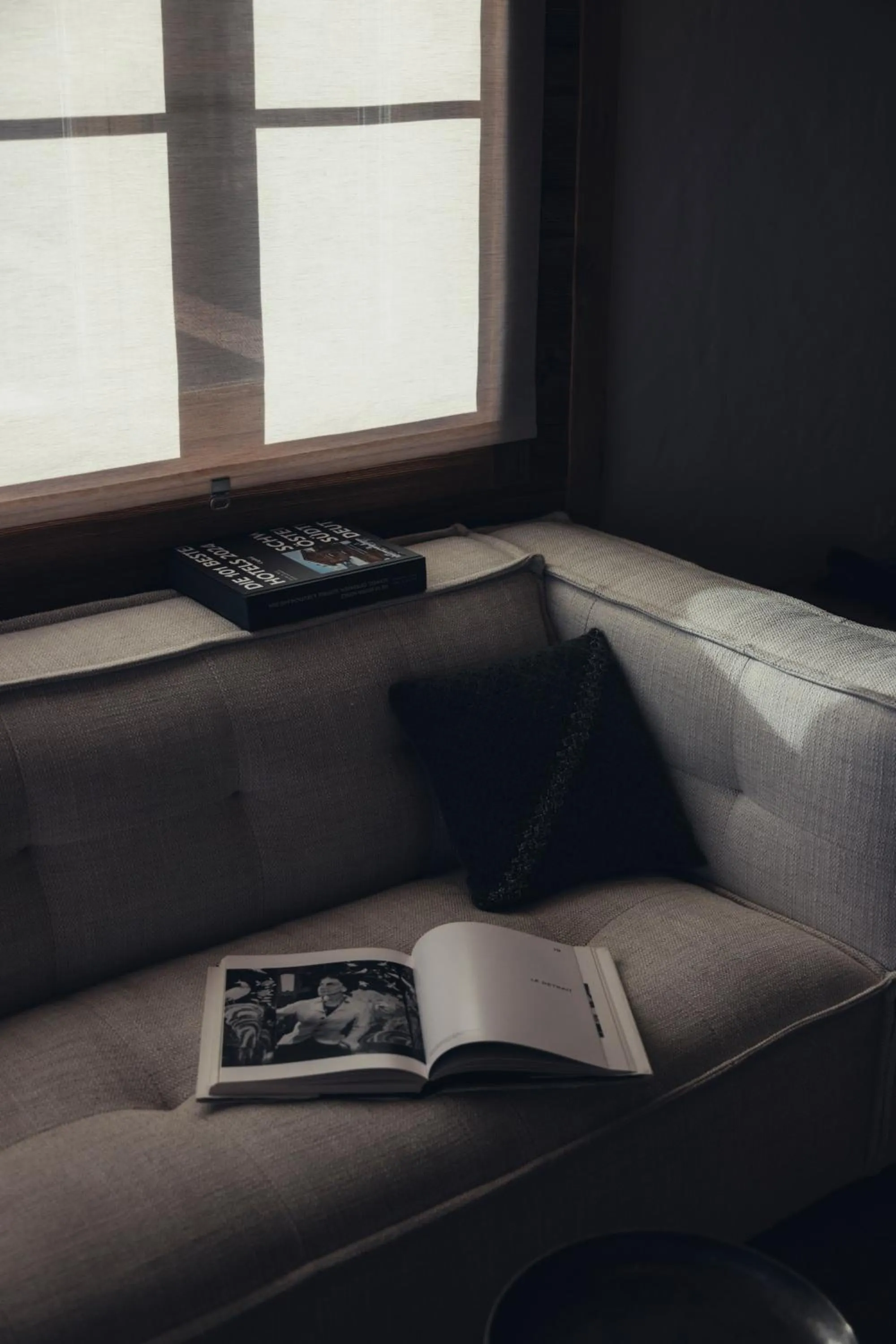 Decorative detail in Hostellerie du Pas de l'Ours "Relais et Châteaux"