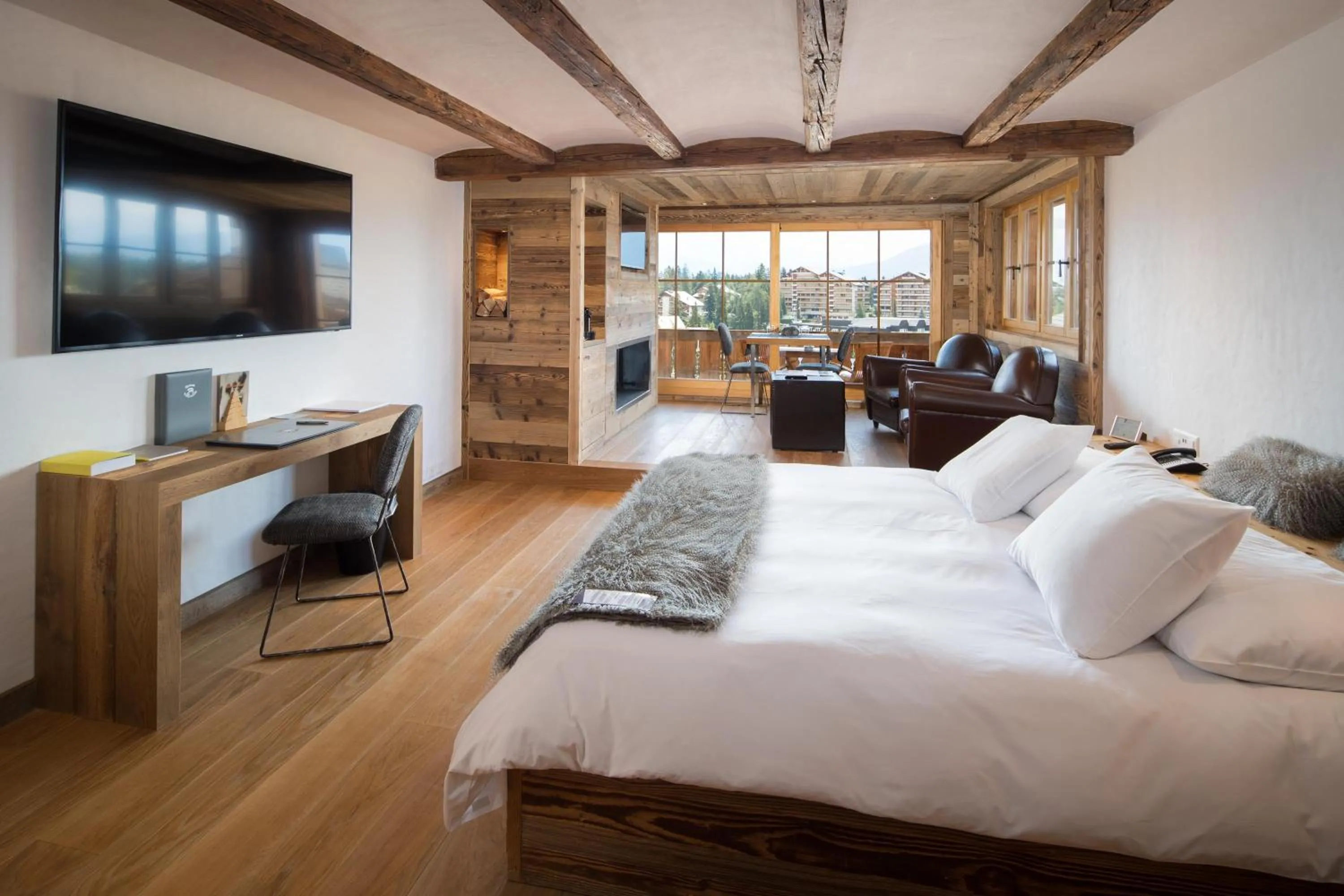 Bed in Hostellerie du Pas de l'Ours "Relais et Châteaux"