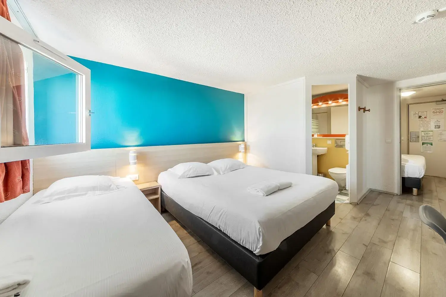 Bedroom, Bed in Comfort Hotel Montlucon Bedroom, Bed in Comfort Hotel Montlucon