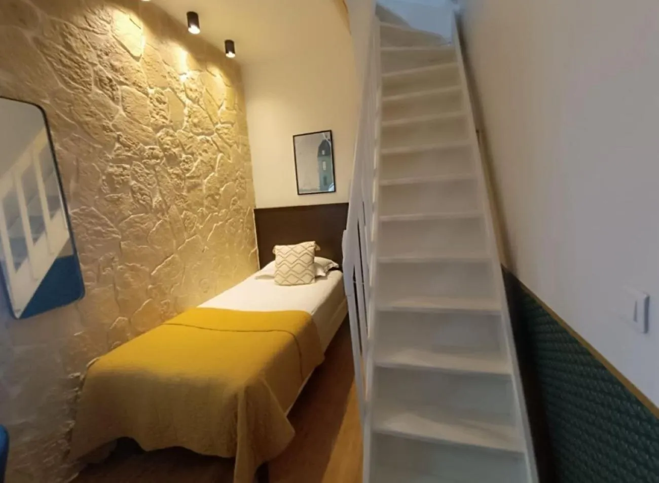 Bed in Hôtel Bonne Nouvelle