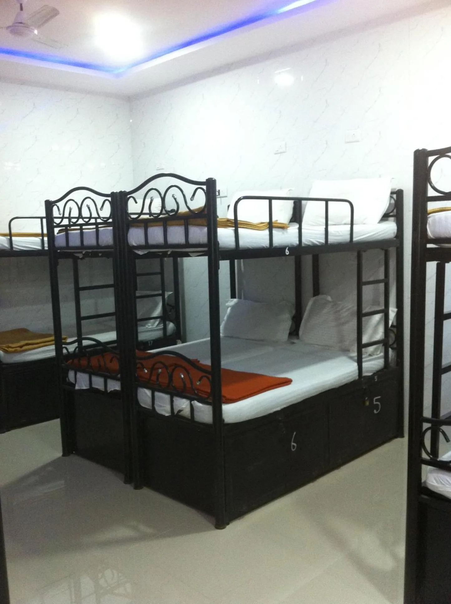 Property building, Bed in Star Dormitory