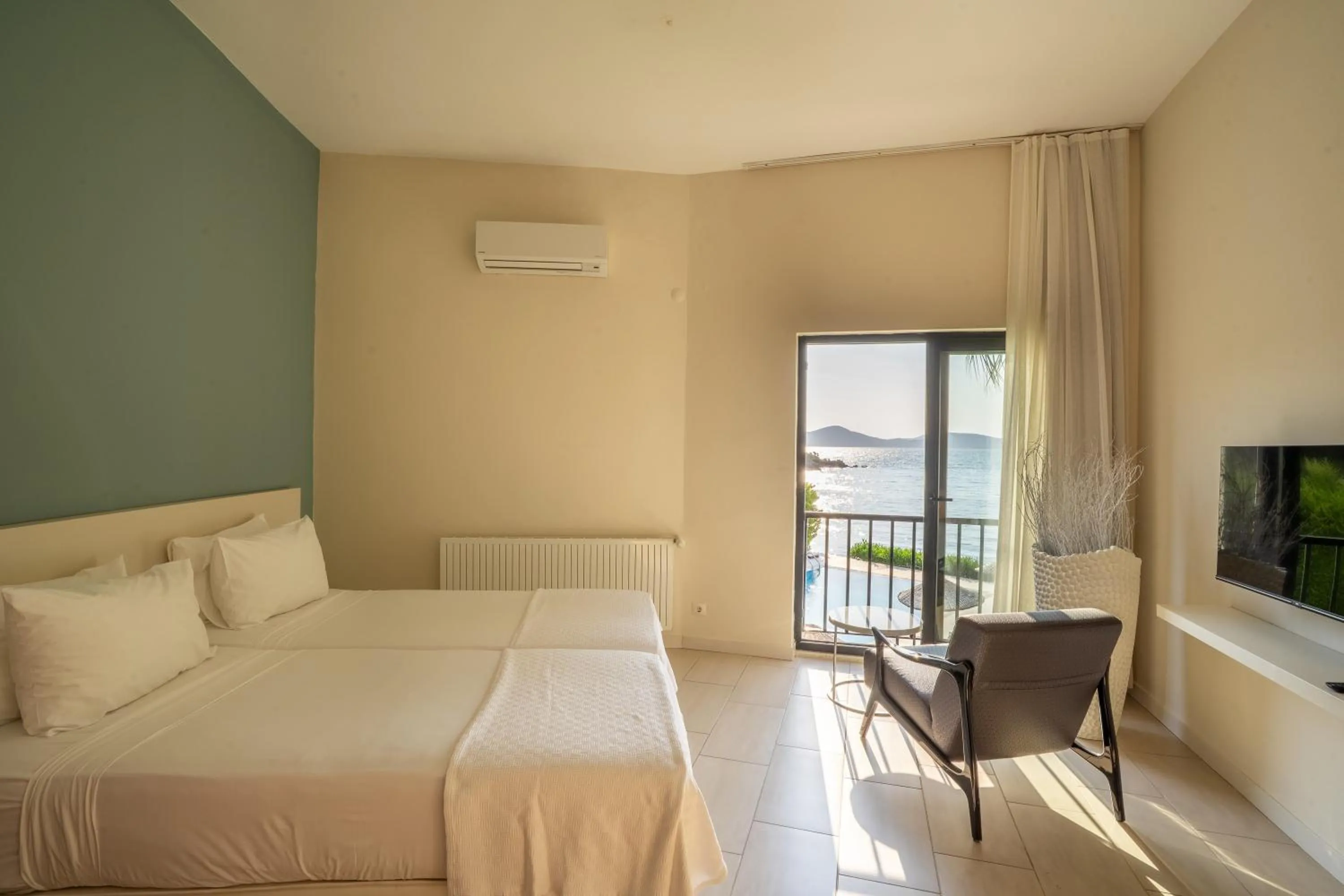 Bed in Med-Inn Hotel