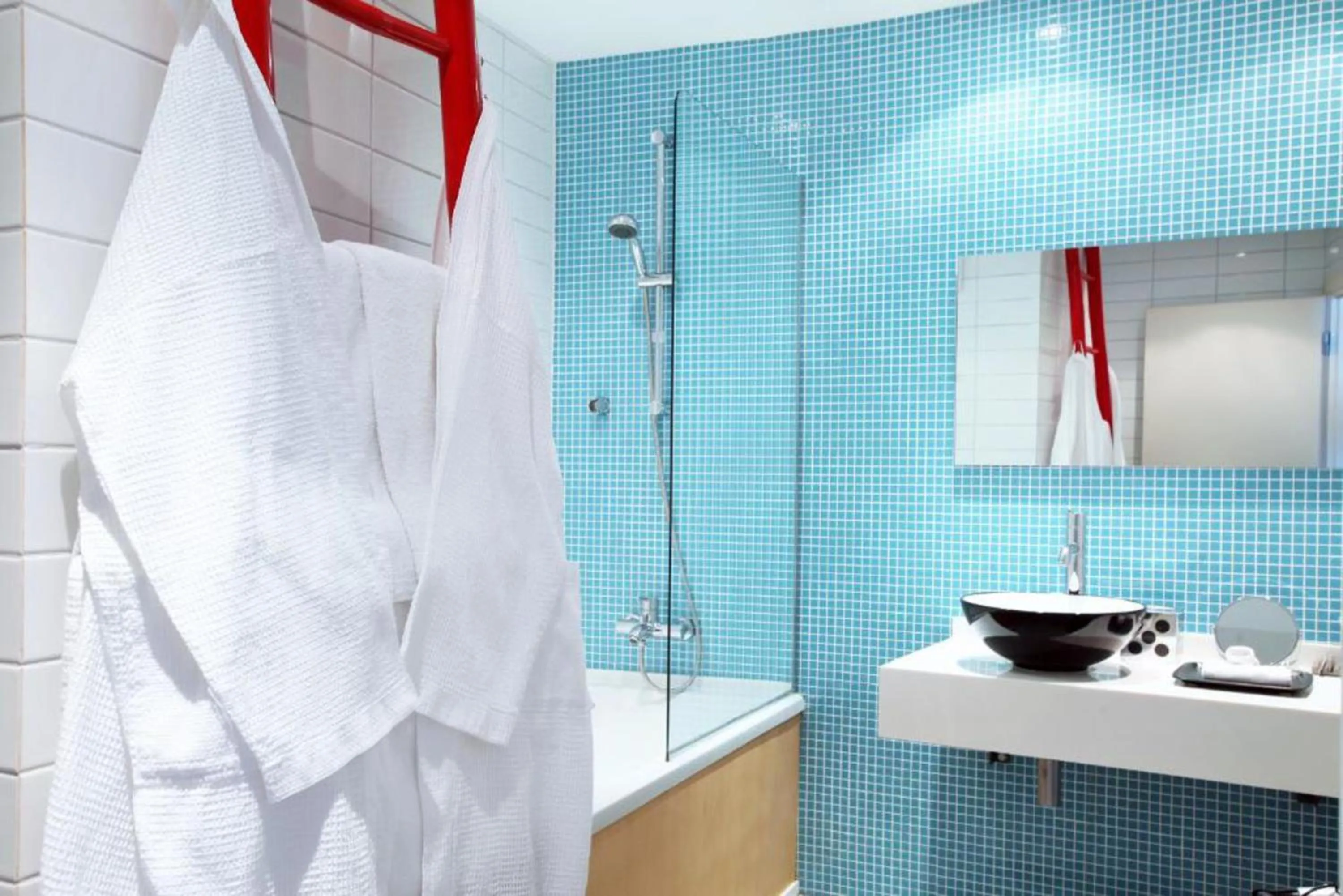 Superior Suite with Sea View - single occupancy in Med-Inn Hotel