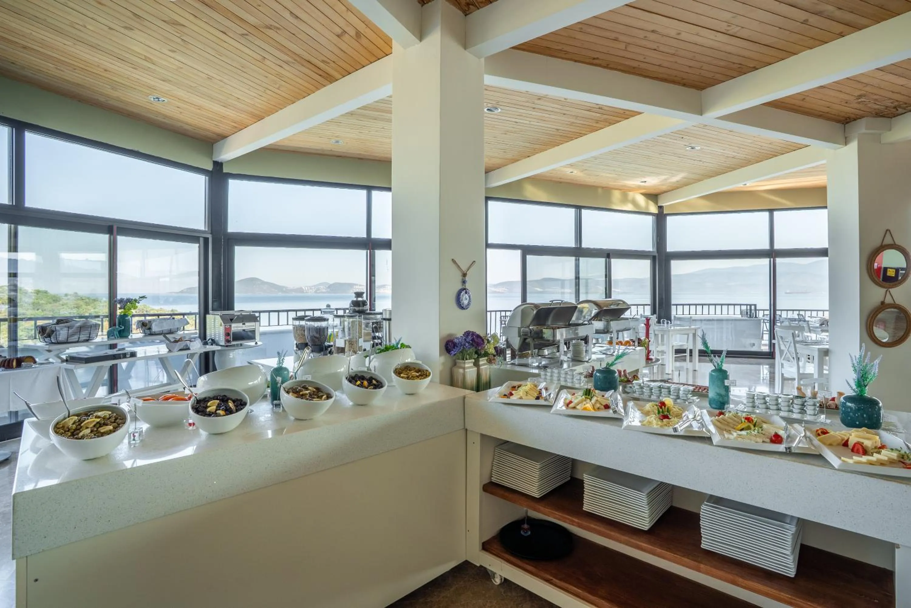 Restaurant/places to eat in Med-Inn Hotel