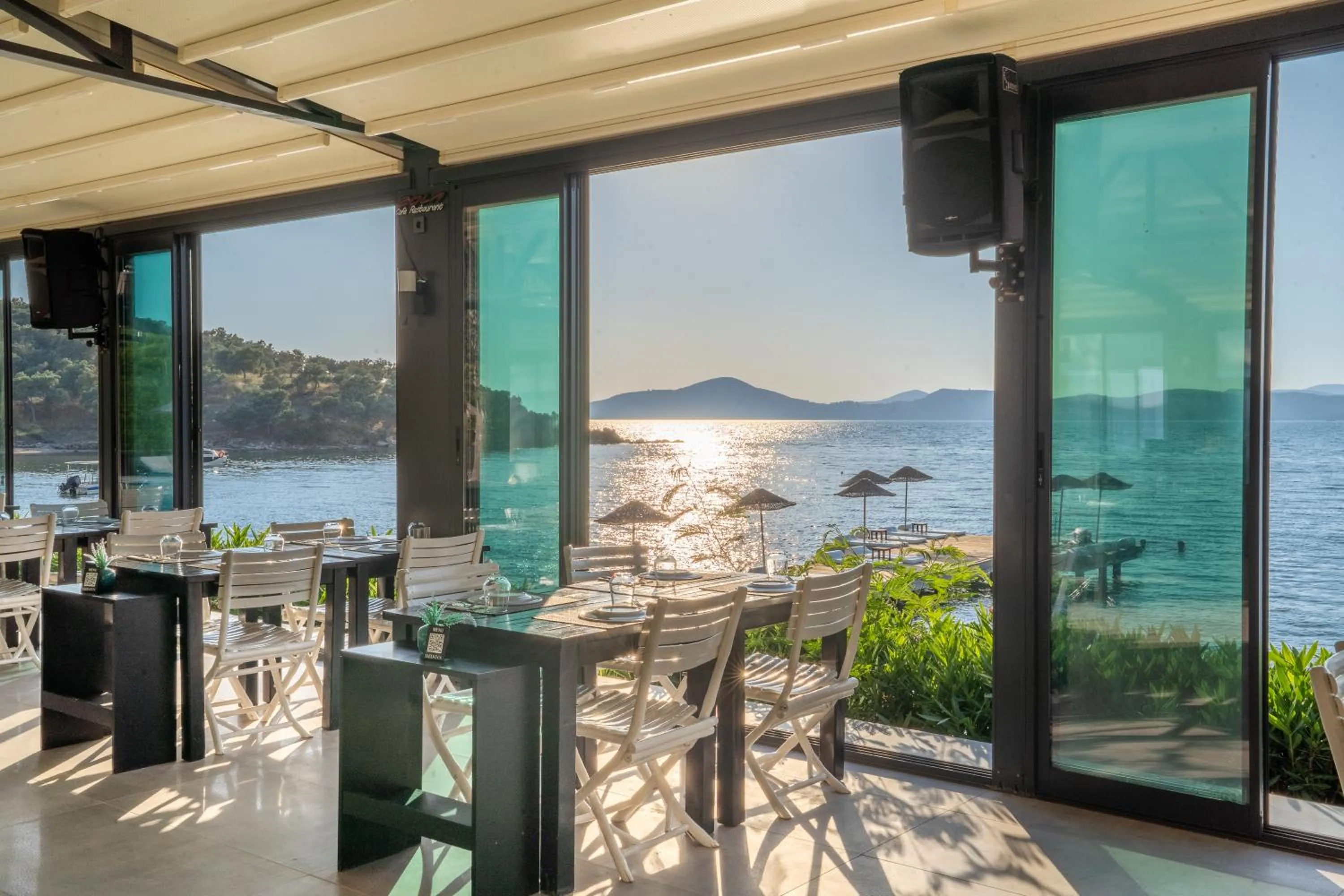 Restaurant/places to eat in Med-Inn Hotel