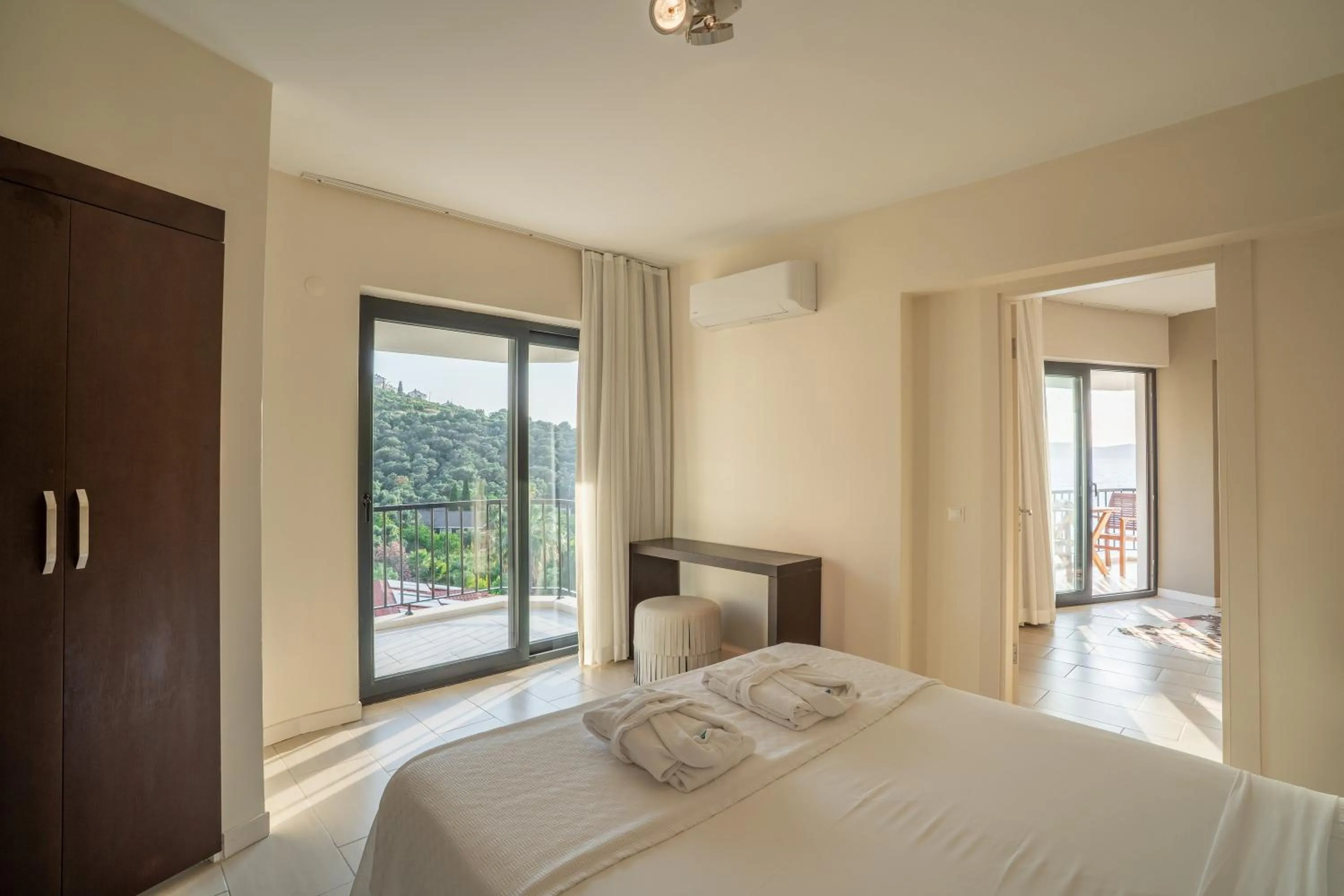 Bed in Med-Inn Hotel