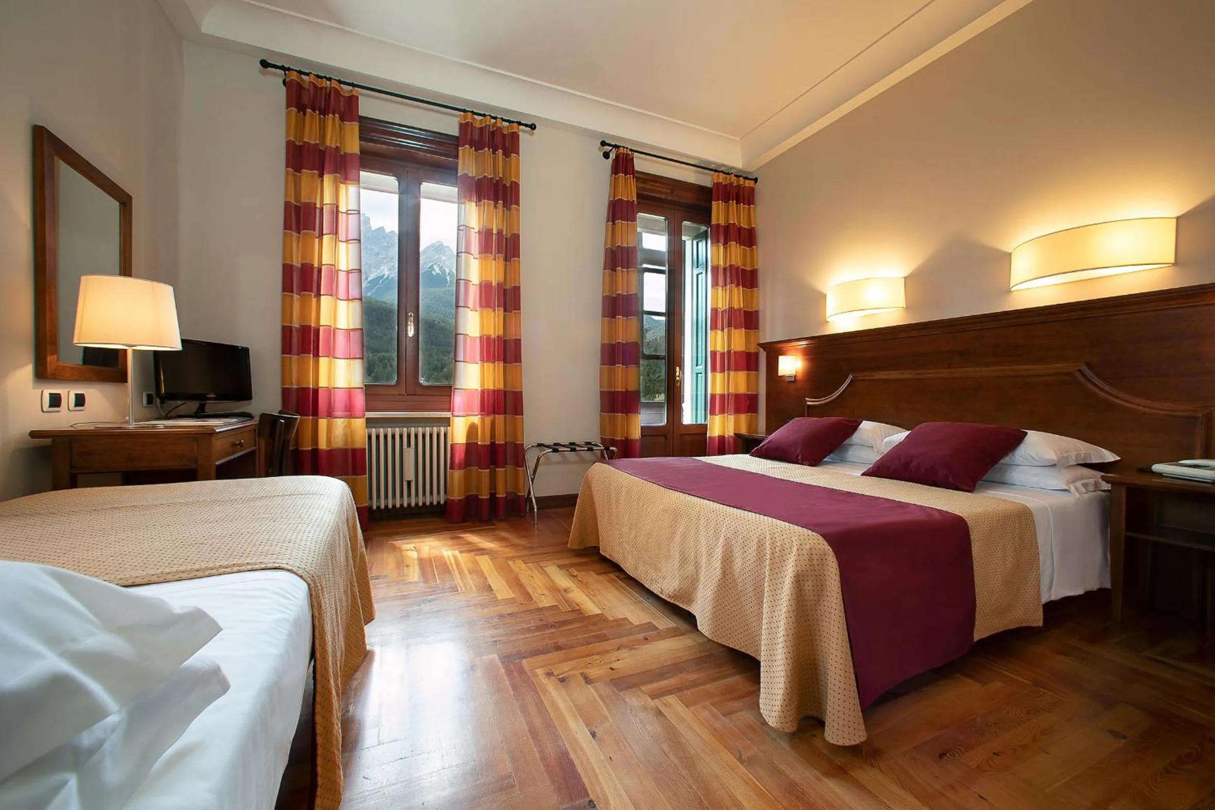 Photo of the whole room, Bed in TH Borca di Cadore - Park Hotel Des Dolomites