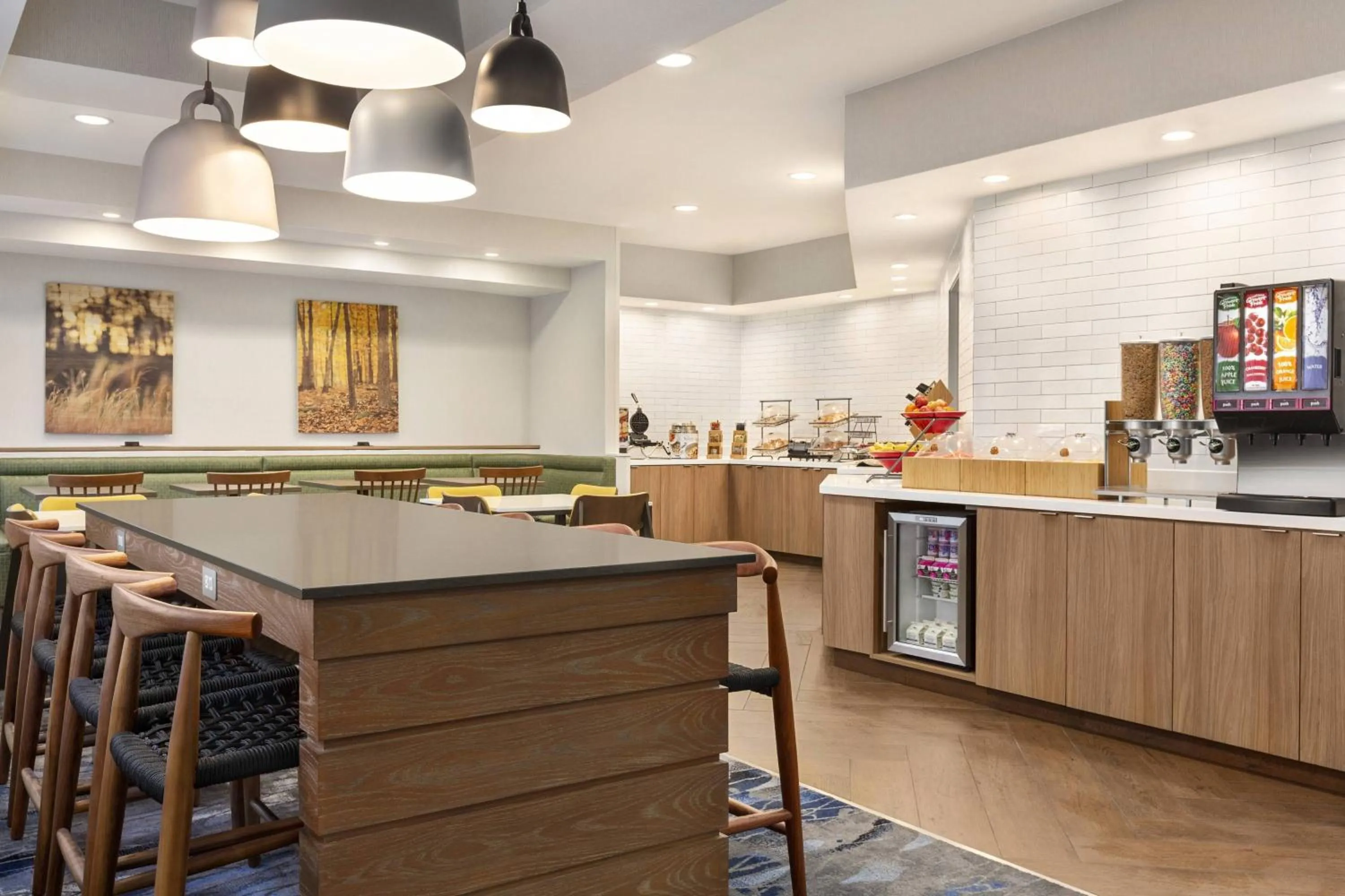 Restaurant/places to eat in Fairfield Inn by Marriott Tracy