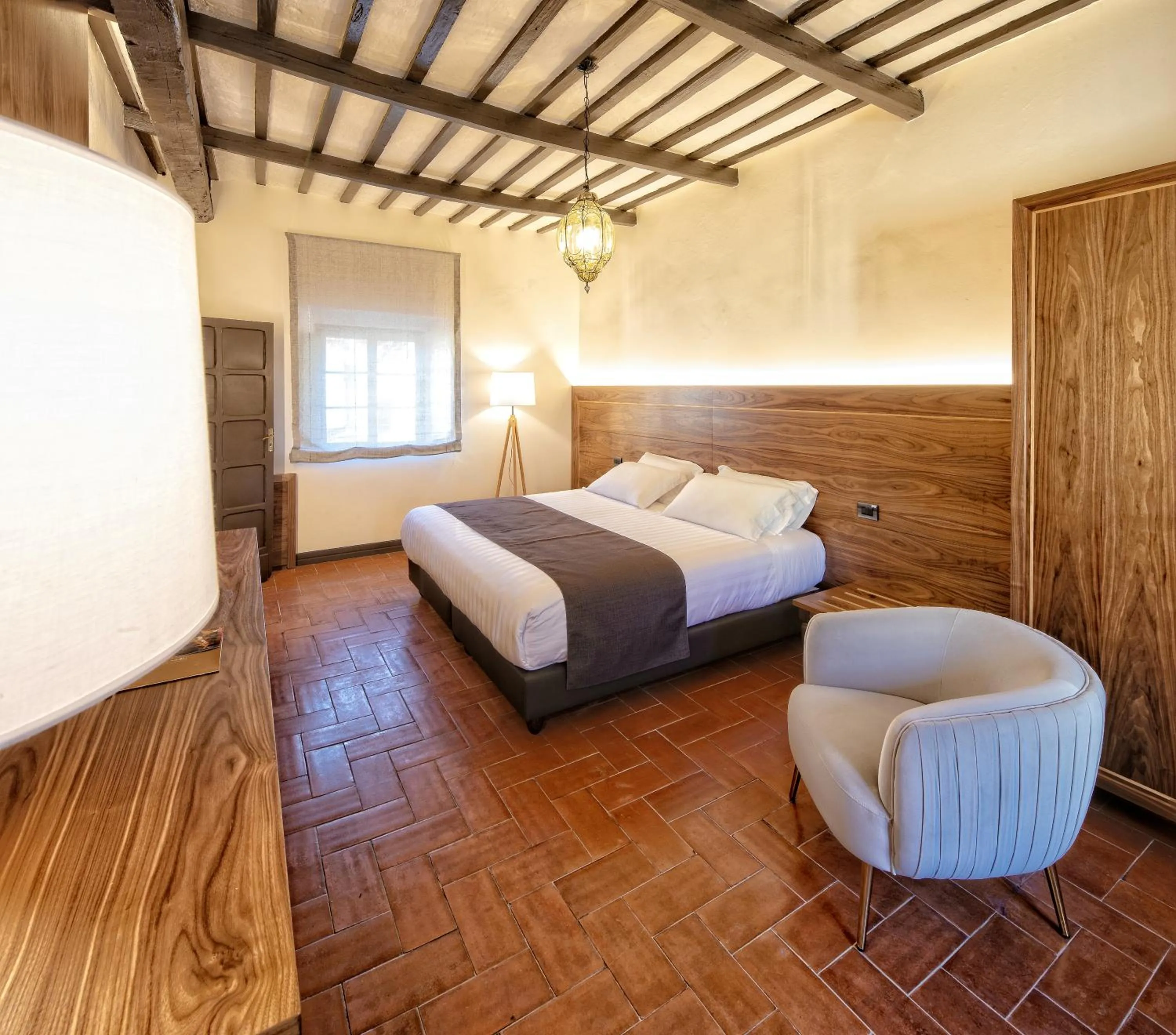 Photo of the whole room, Bed in La Loggia Historic Resort