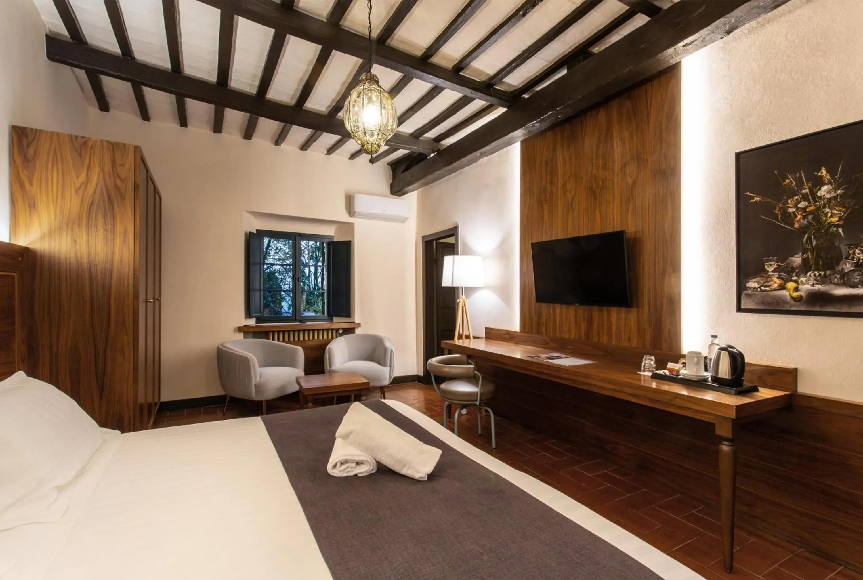 Photo of the whole room, Bed in La Loggia Historic Resort Photo of the whole room, Bed in La Loggia Historic Resort