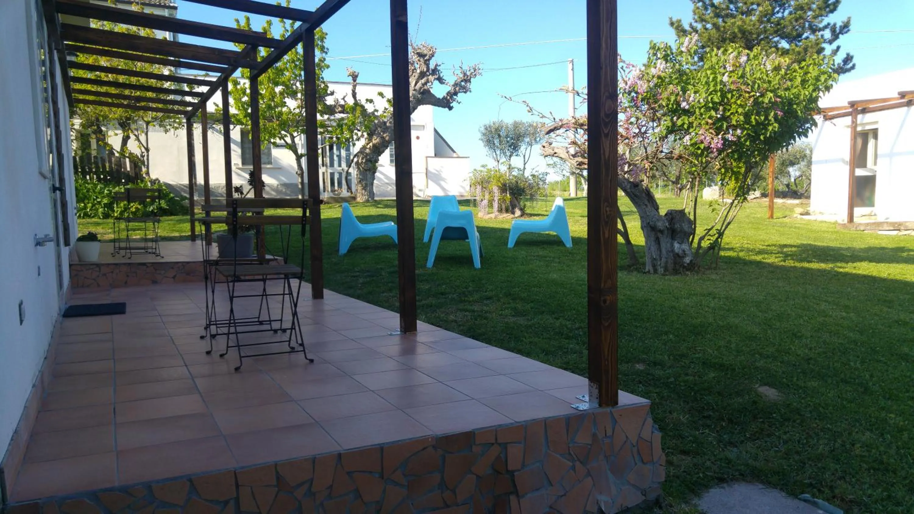 Patio in Relais Il Giardino fra gli Ulivi - Oasi Panoramica Vista Mare